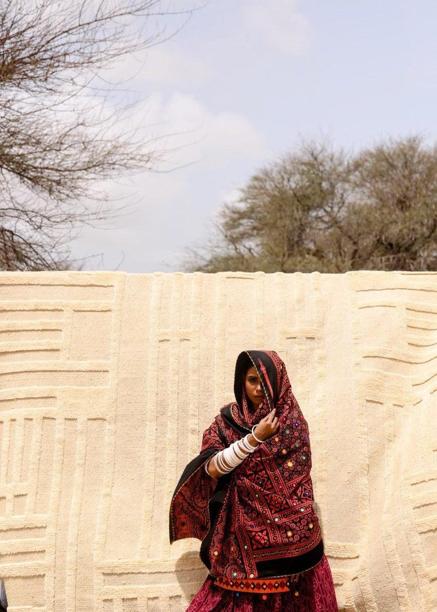 Veluxia Hand Knotted Rug - 278 x 250 cm - Handmade