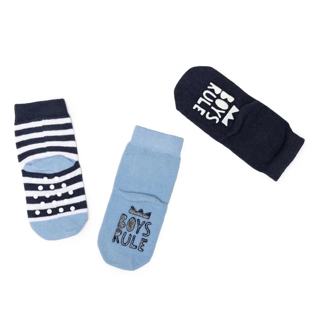 Boys non-slip socks pack: striped navy pair, light blue pair with “BOYS RULE”, navy “BOYS RULE”