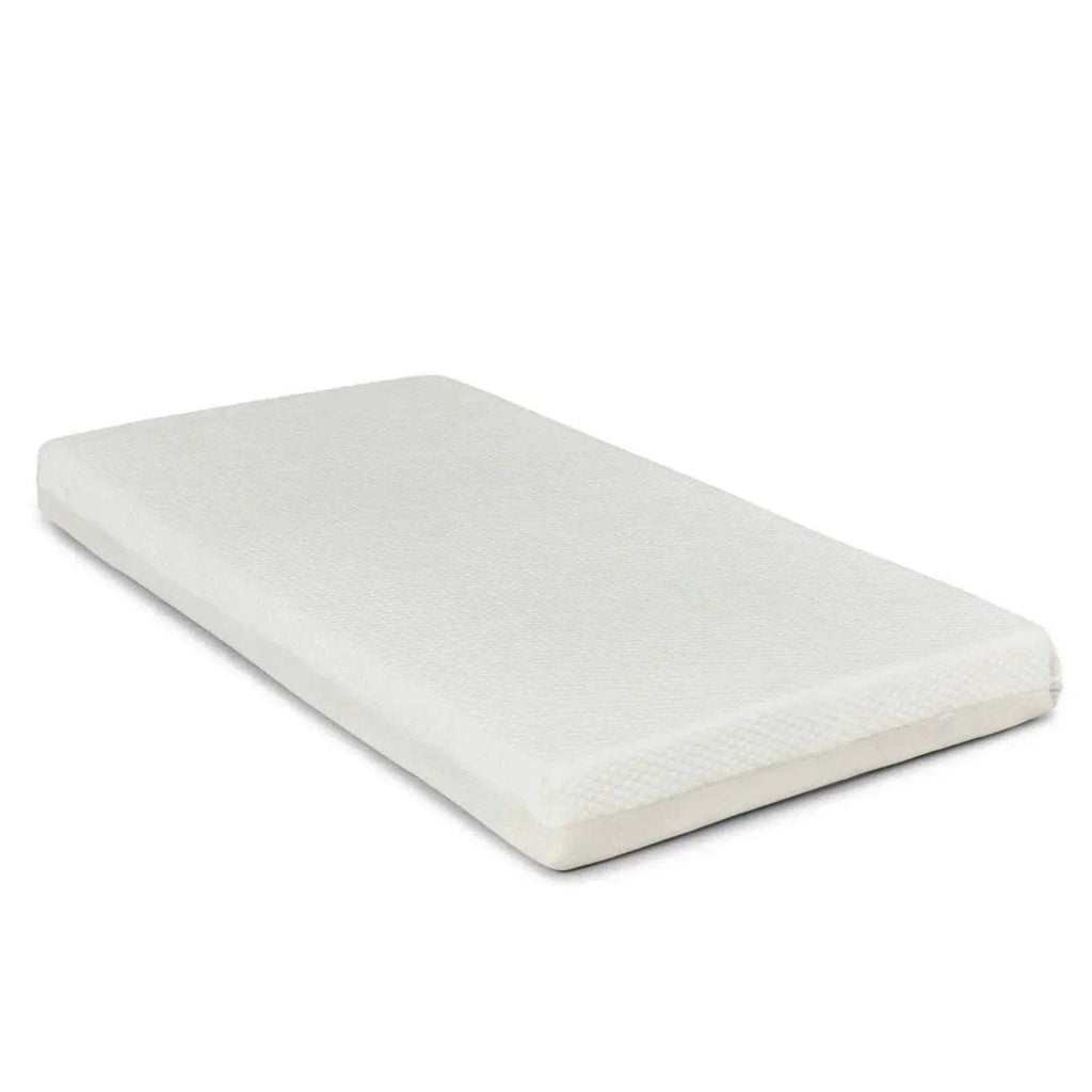 White pocket sprung mattress with smooth fabric cover