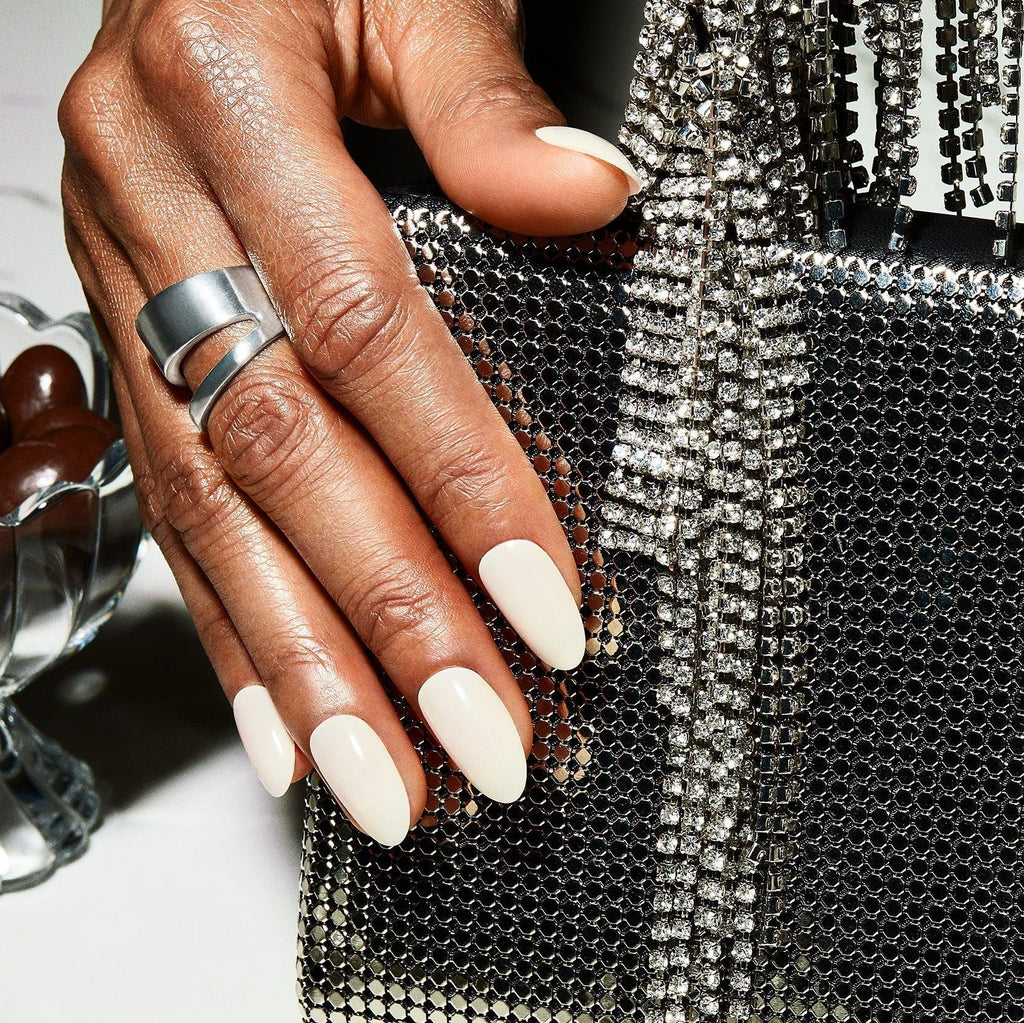 CND™ Vinylux™ White Button Down 15ml - Bobobiy