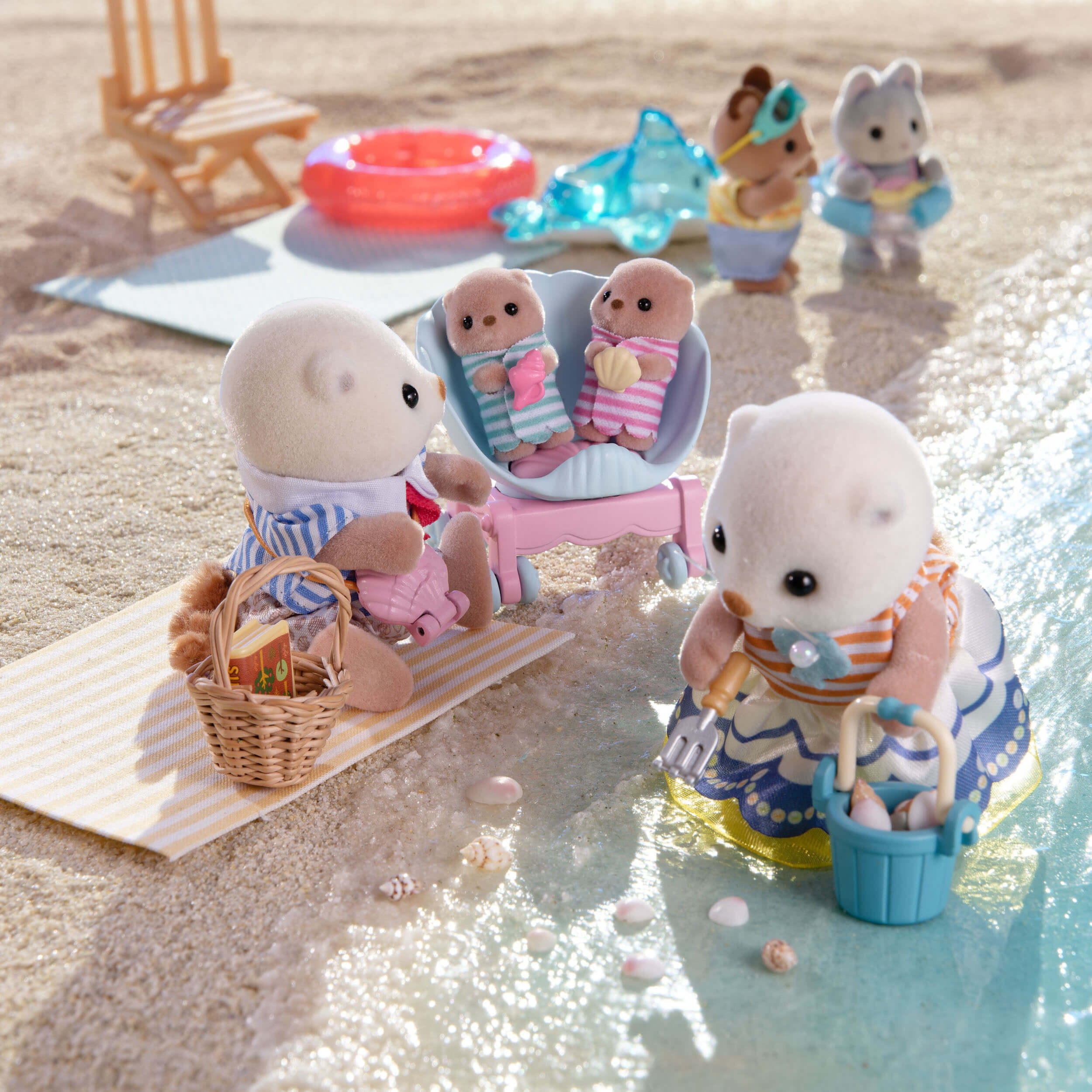 Sylvanian Families Sea Otter Family Toy Playset for Ages 3 and Up