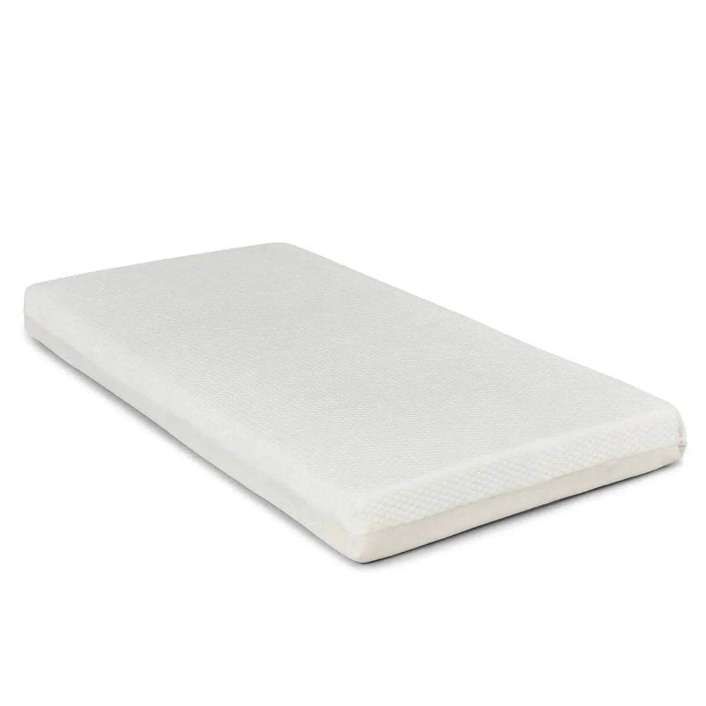White pocket-sprung mattress with smooth fabric cover