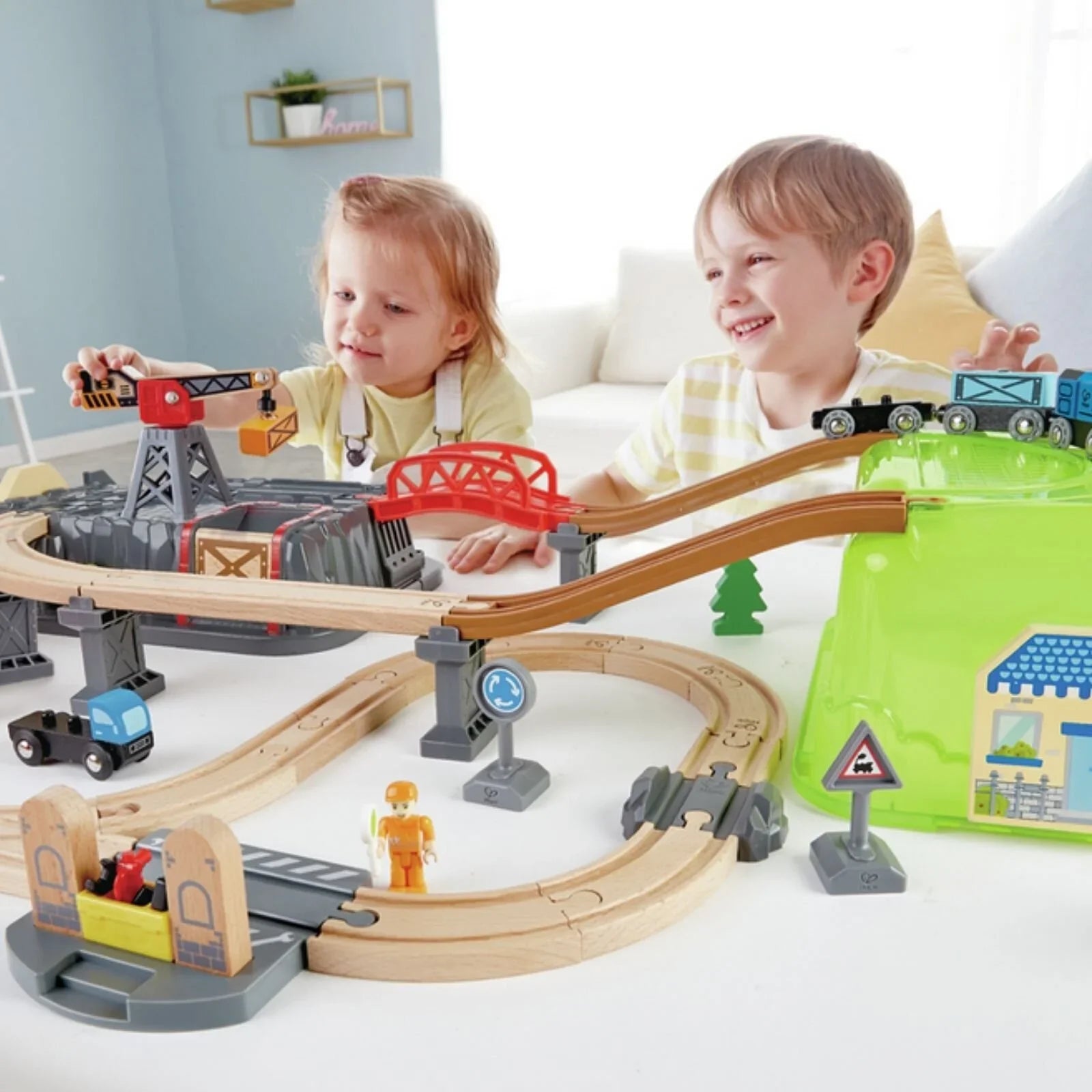 Hape Railway Bucket Builder Set