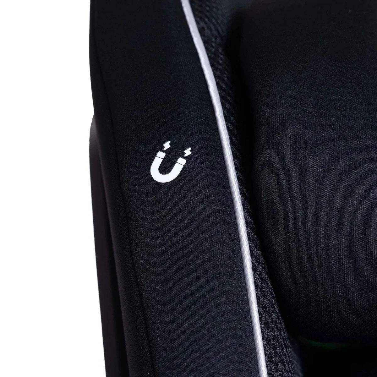 Black side panel with white piping and small “u” icon