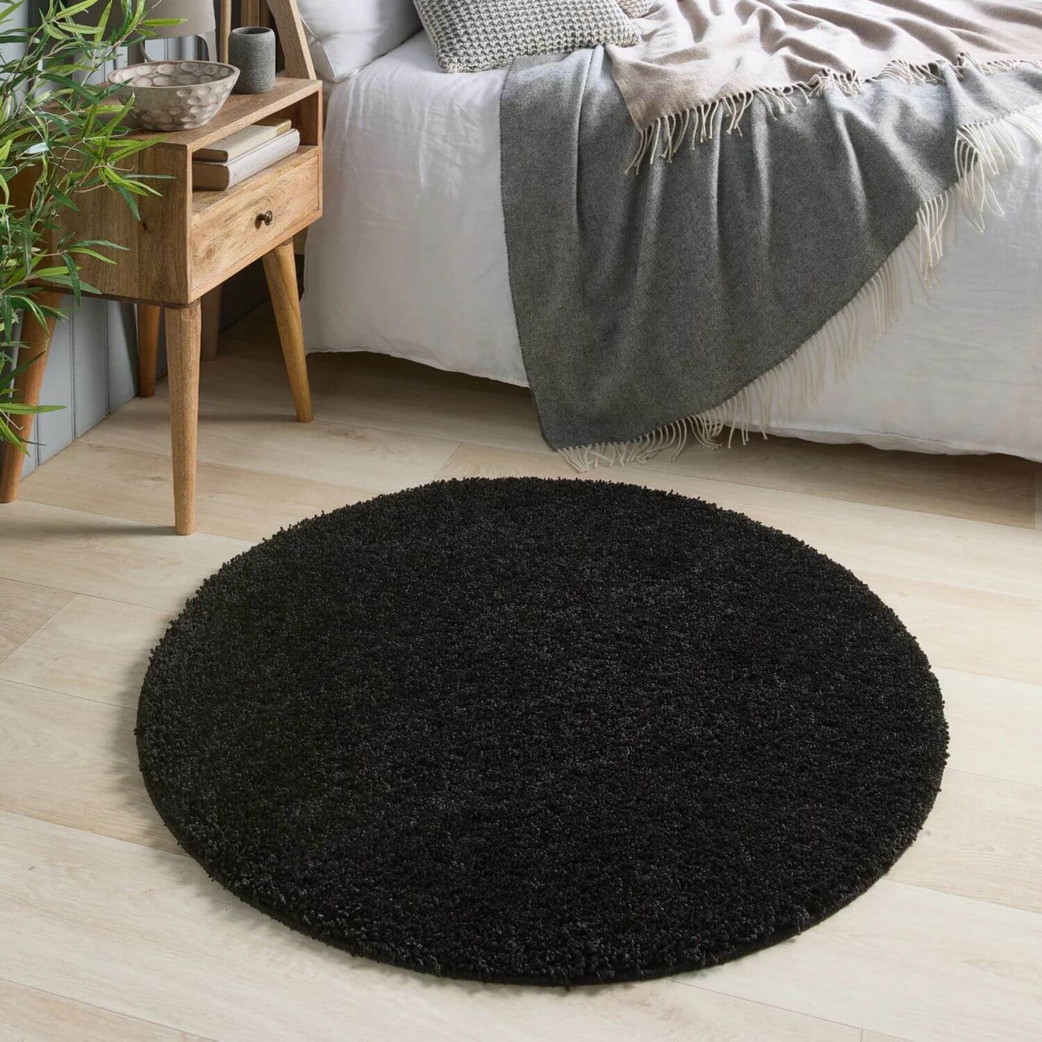 Washable Black Shaggy Rug