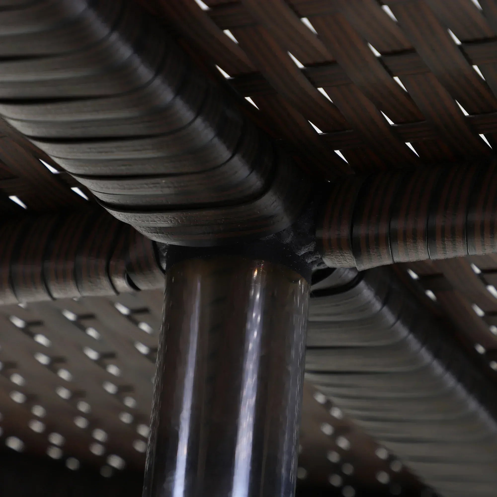 PE Rattan Ice Bucket Table, Height Adjustable Liftable Outdoor Drinks Cooler, 52 cm Round Garden Beer Cocktail Table with Lid for Bar, Patio, Terrace, Brown - Bobobiy