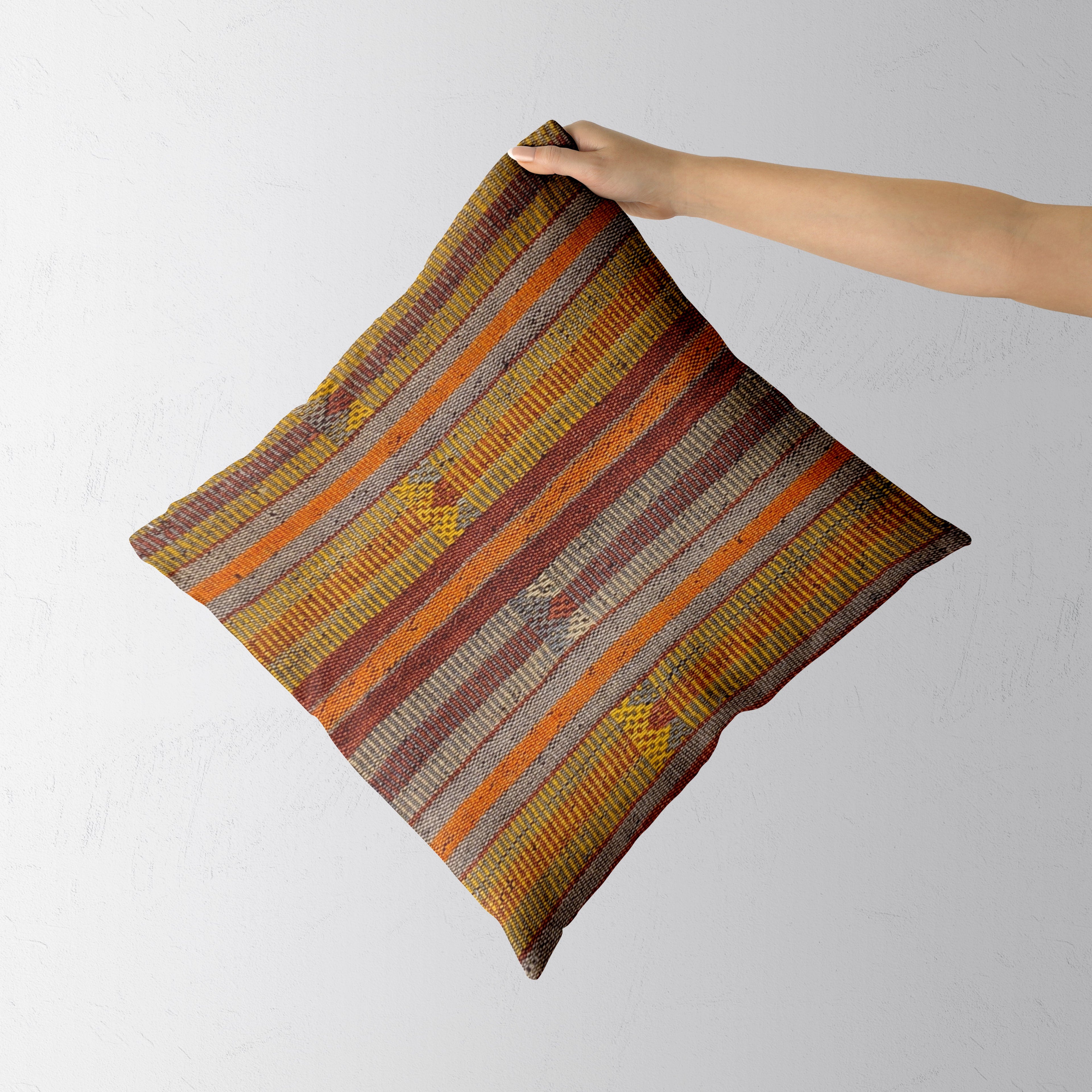 Turkish Kilim Vintage Cushion Cover - 40 x 40 cm - Handmade