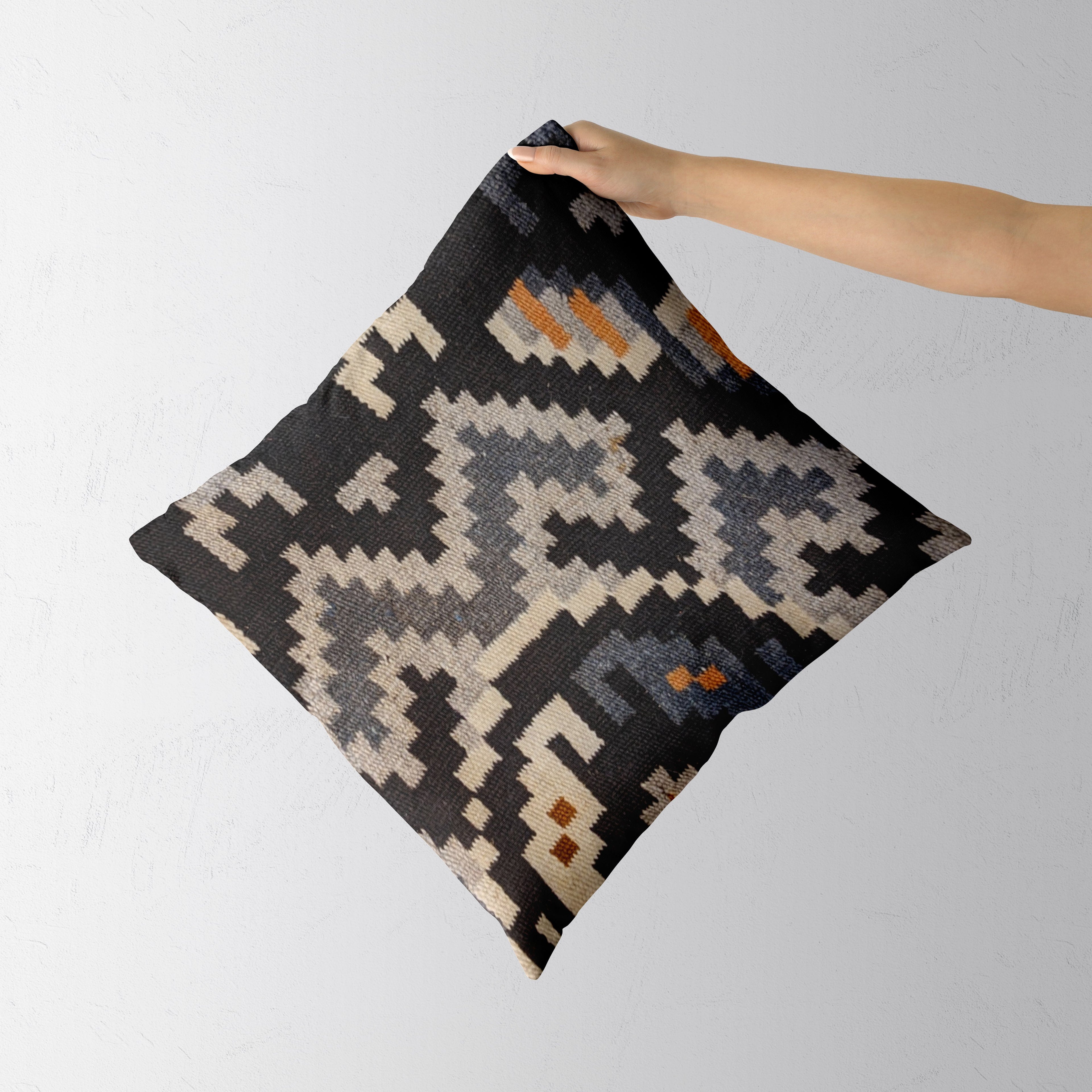 Turkish Kilim Vintage Cushion Cover - 40 x 40 cm - Handmade