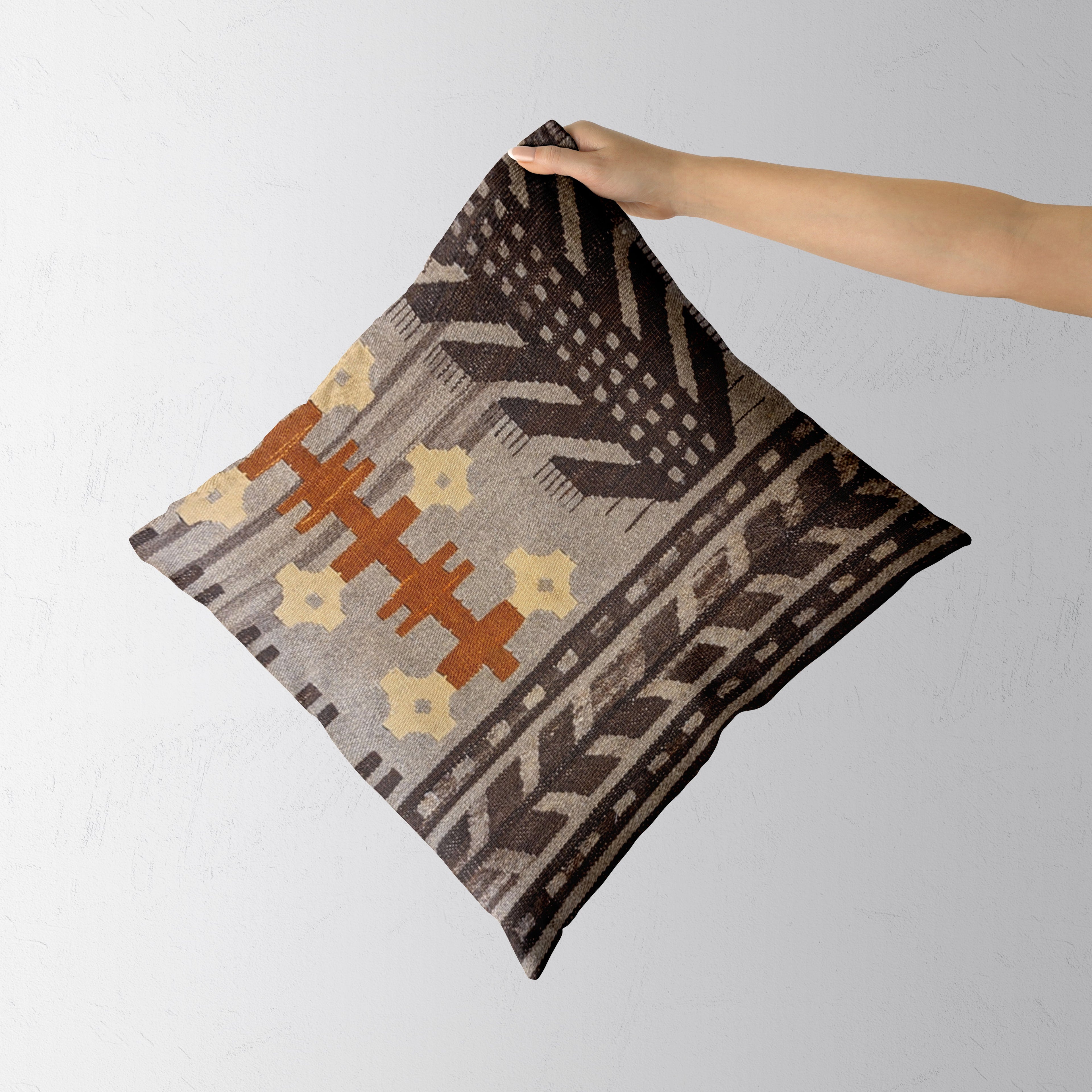 Turkish Kilim Vintage Cushion Cover - 40 x 40 cm - Handmade
