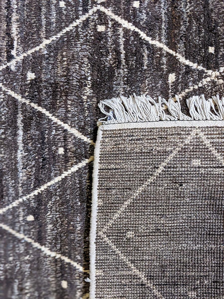 Amara Hand Knotted Rug - 272 x 156 cm - Handmade