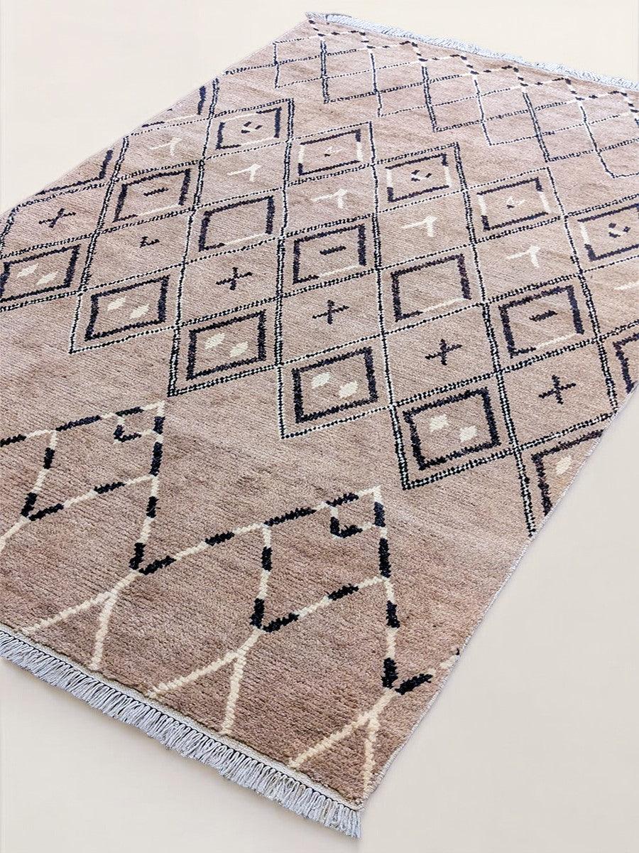 Mystical Hand Knotted Rug - 247 x 153 cm - Handmade