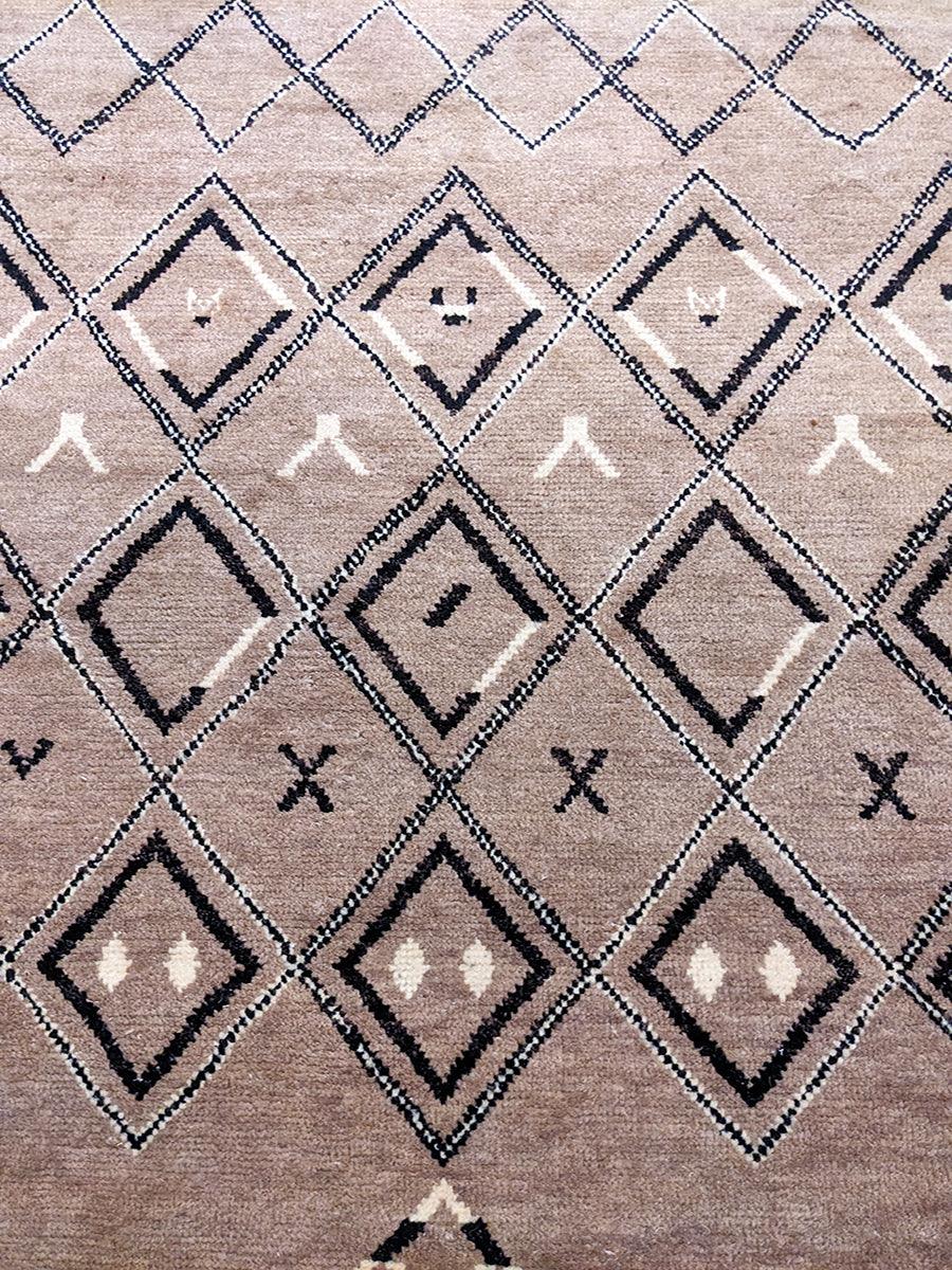 Mystical Hand Knotted Rug - 247 x 153 cm - Handmade