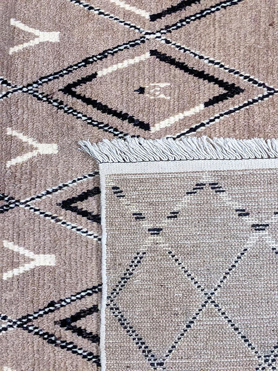 Mystical Hand Knotted Rug - 247 x 153 cm - Handmade