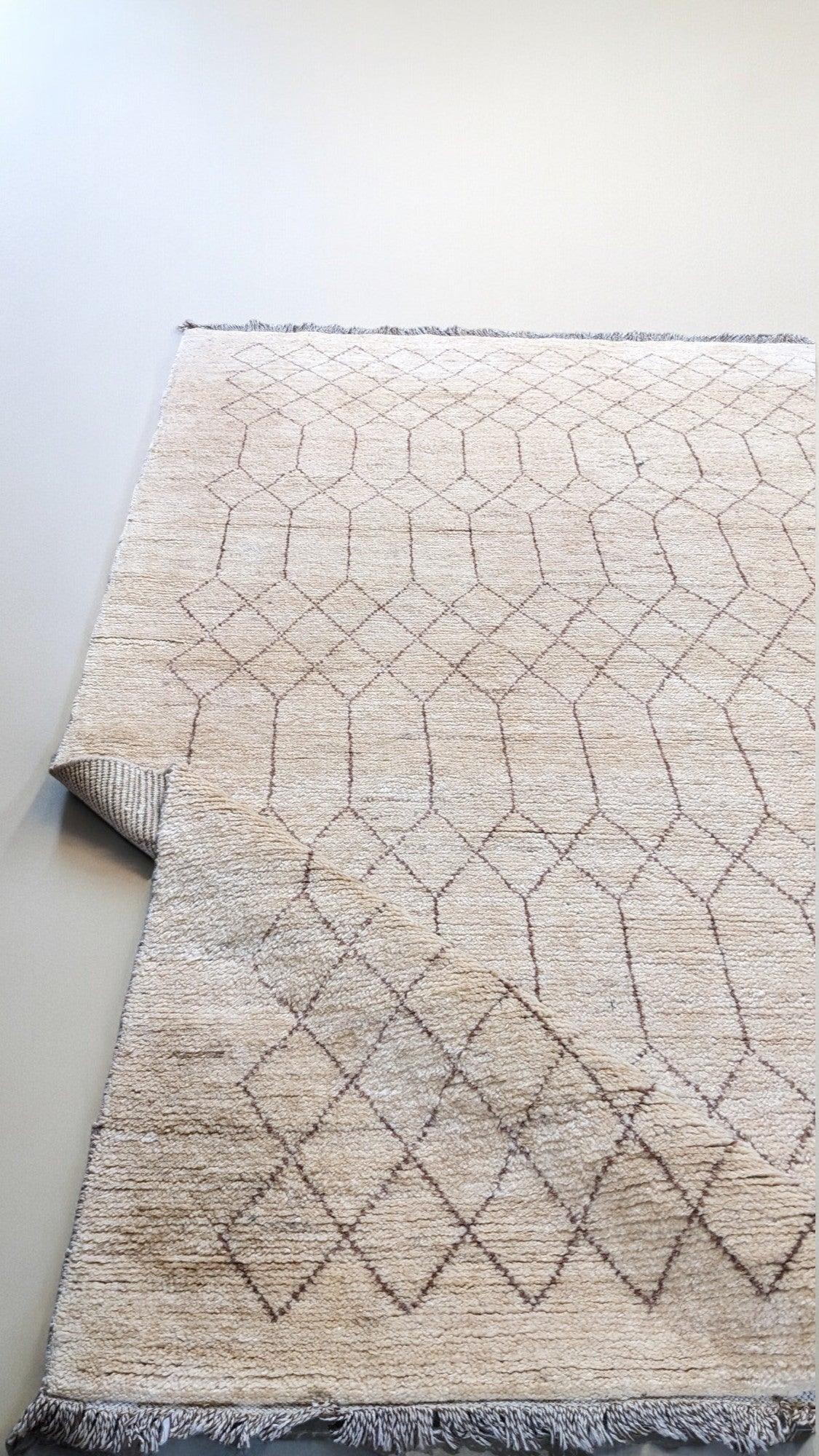 Bazm Hand Knotted Rug - 278 x 189 cm - Handmade