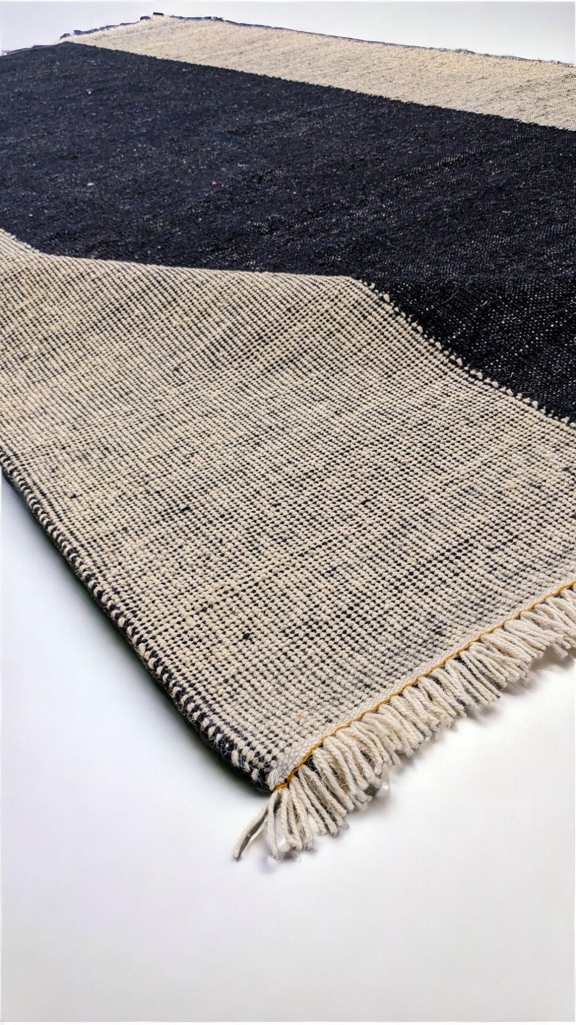 Eidos Flatweave Rug - 250 x 153 cm - Handmade