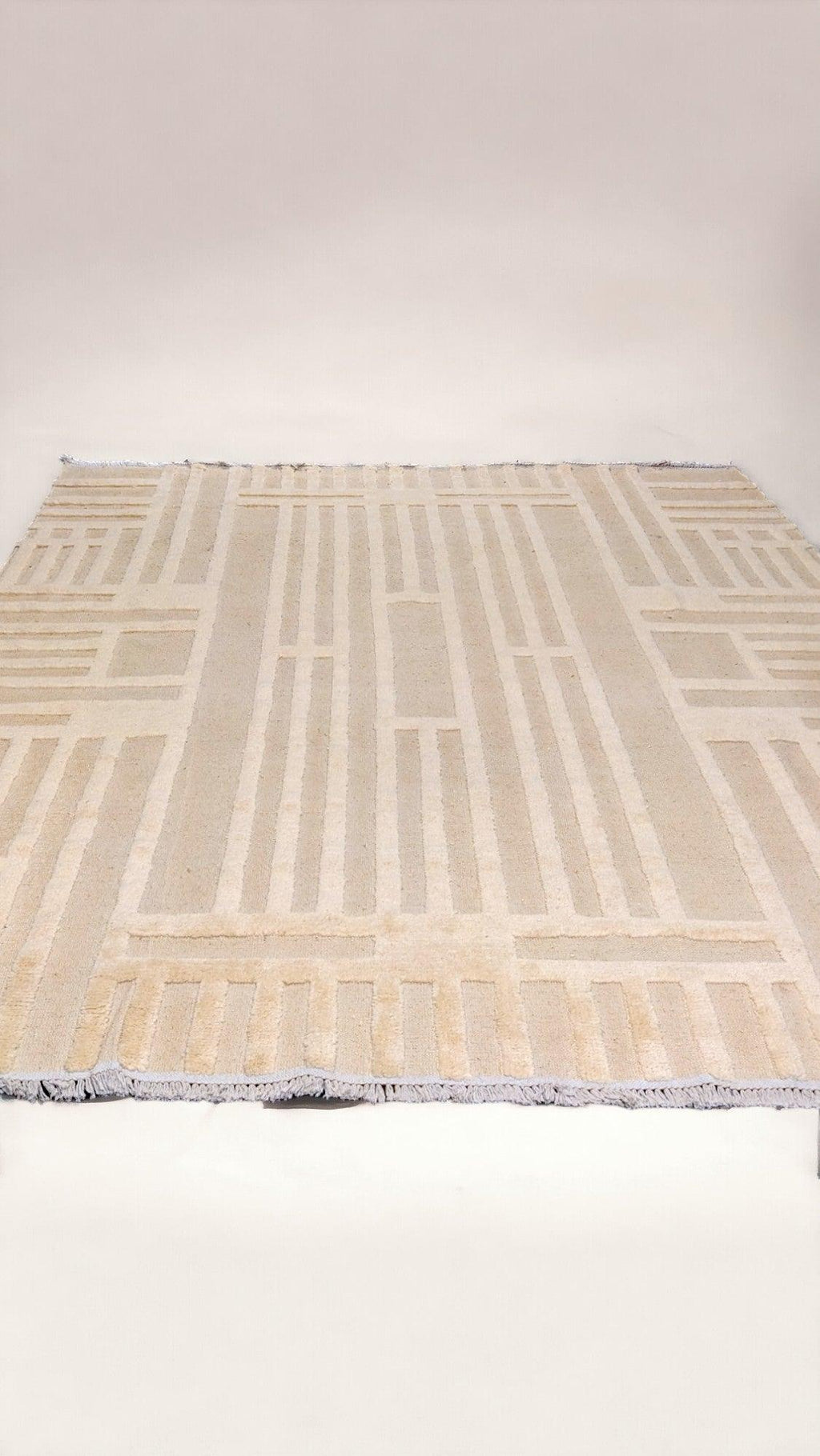 Veluxia Hand Knotted Rug - 278 x 250 cm - Handmade