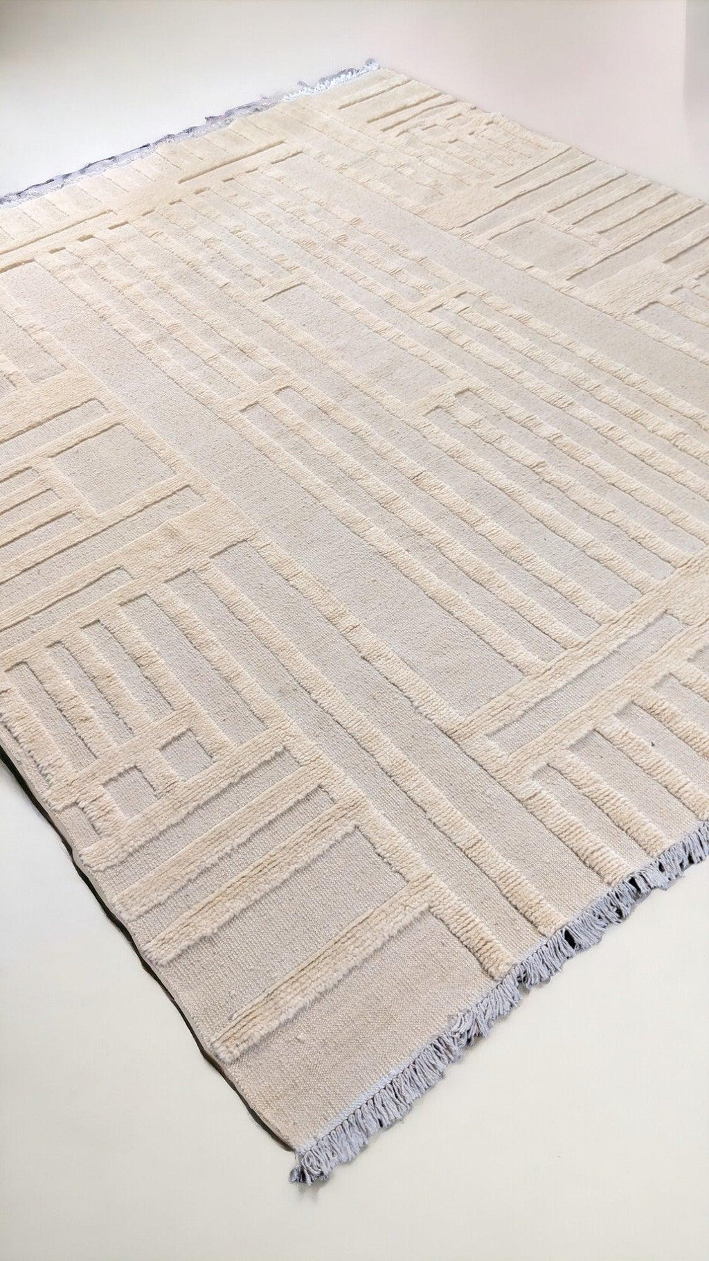 Veluxia Hand Knotted Rug - 278 x 250 cm - Handmade