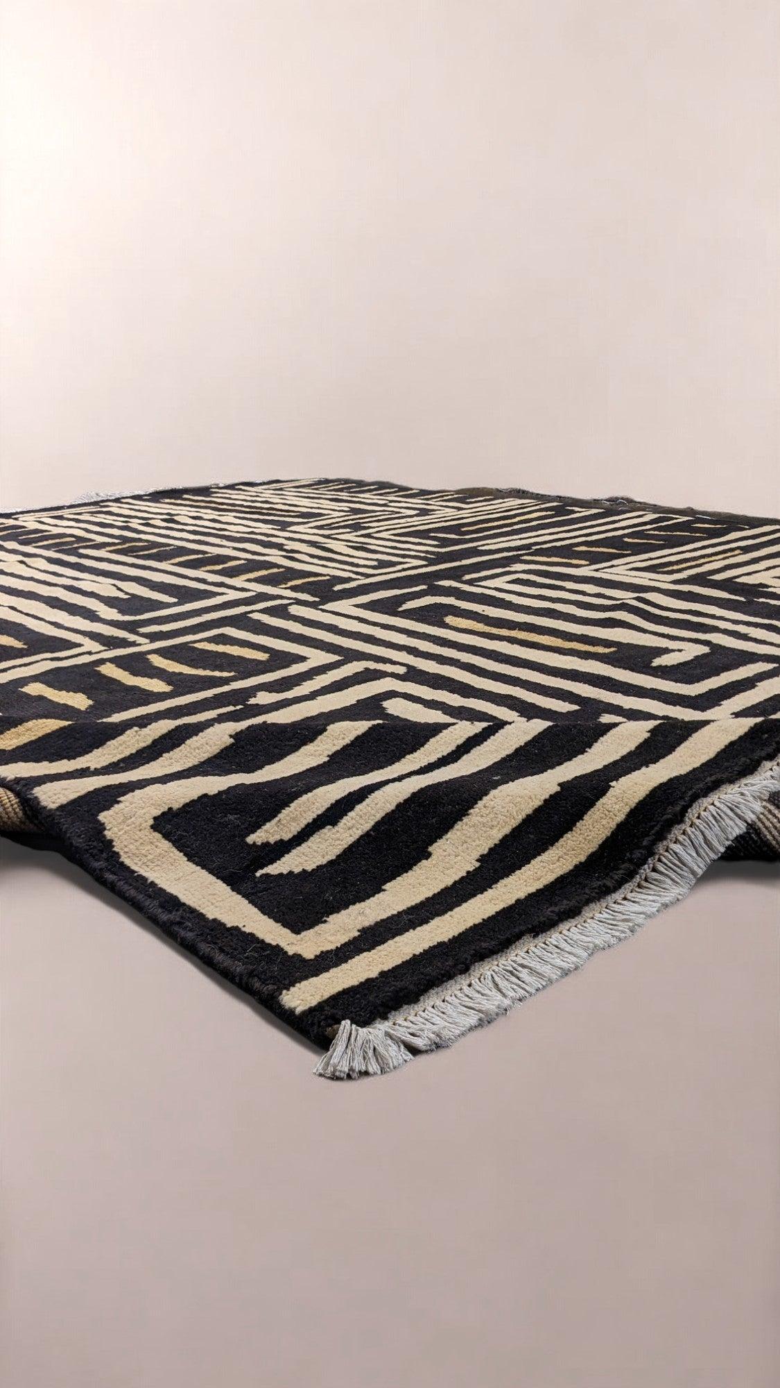 Zulu Hand Knotted Rug - 278 x 244 cm - Handmade