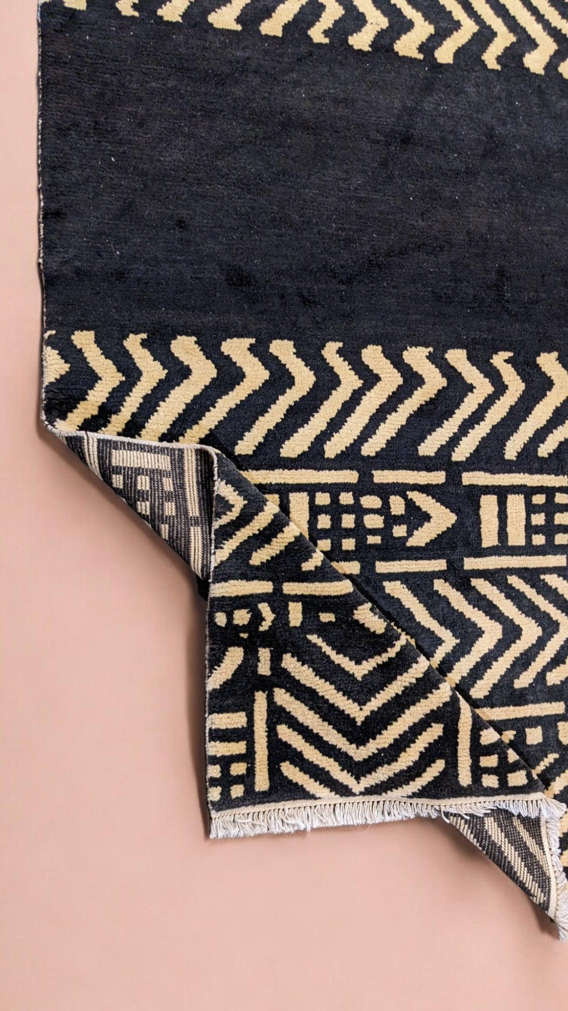 Dinka Hand Knotted Rug - 278 x 253 cm - Handmade