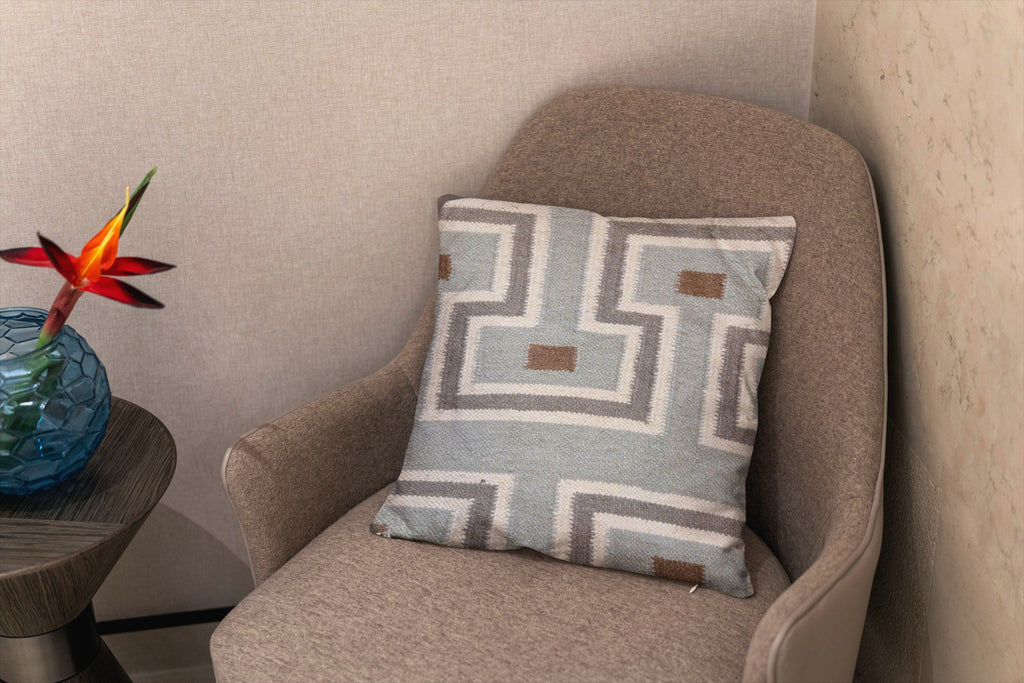 Turkish Kilim Vintage Cushion Cover - 40 x 40 cm - Handmade