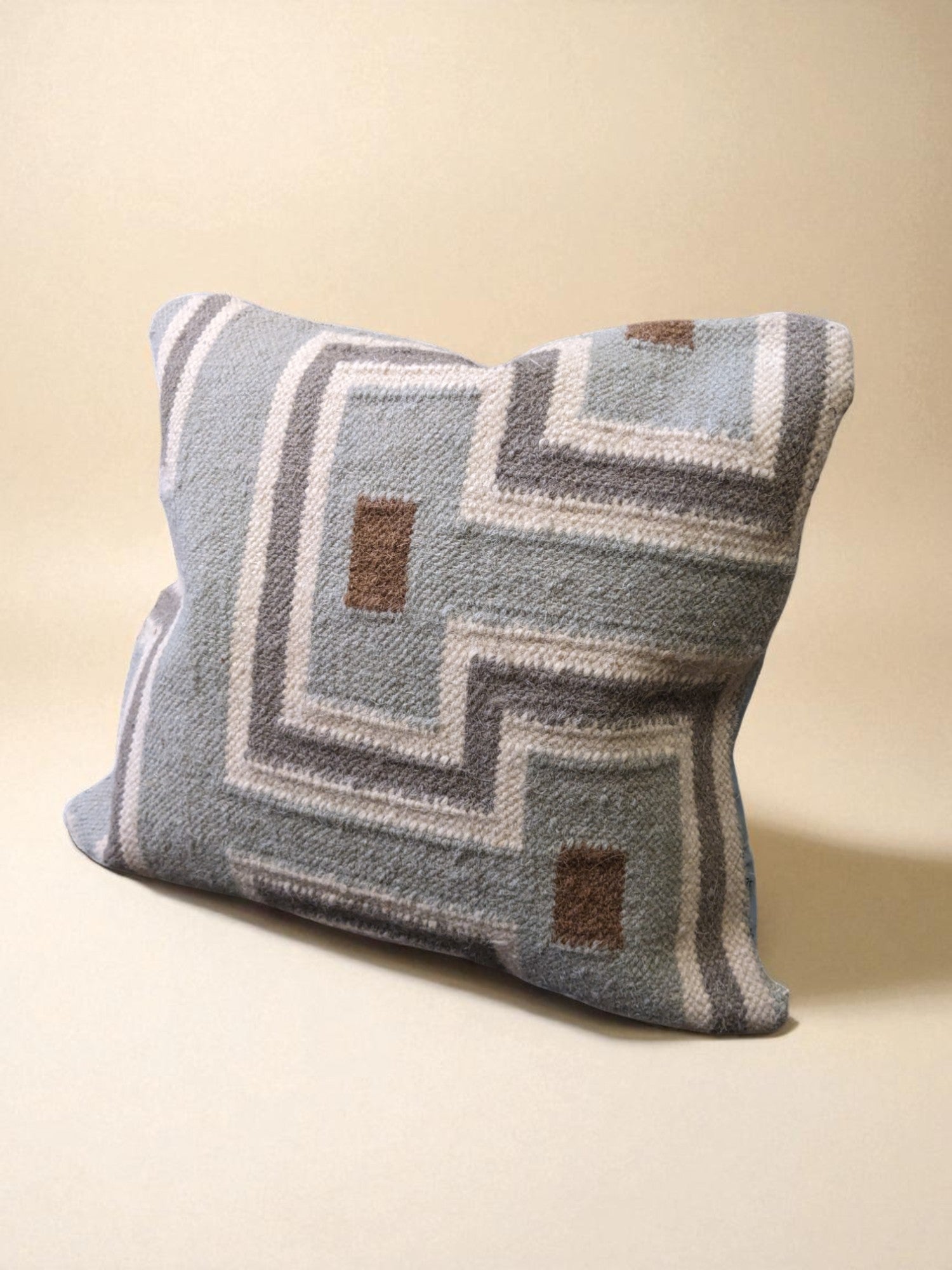 Turkish Kilim Vintage Cushion Cover - 40 x 40 cm - Handmade