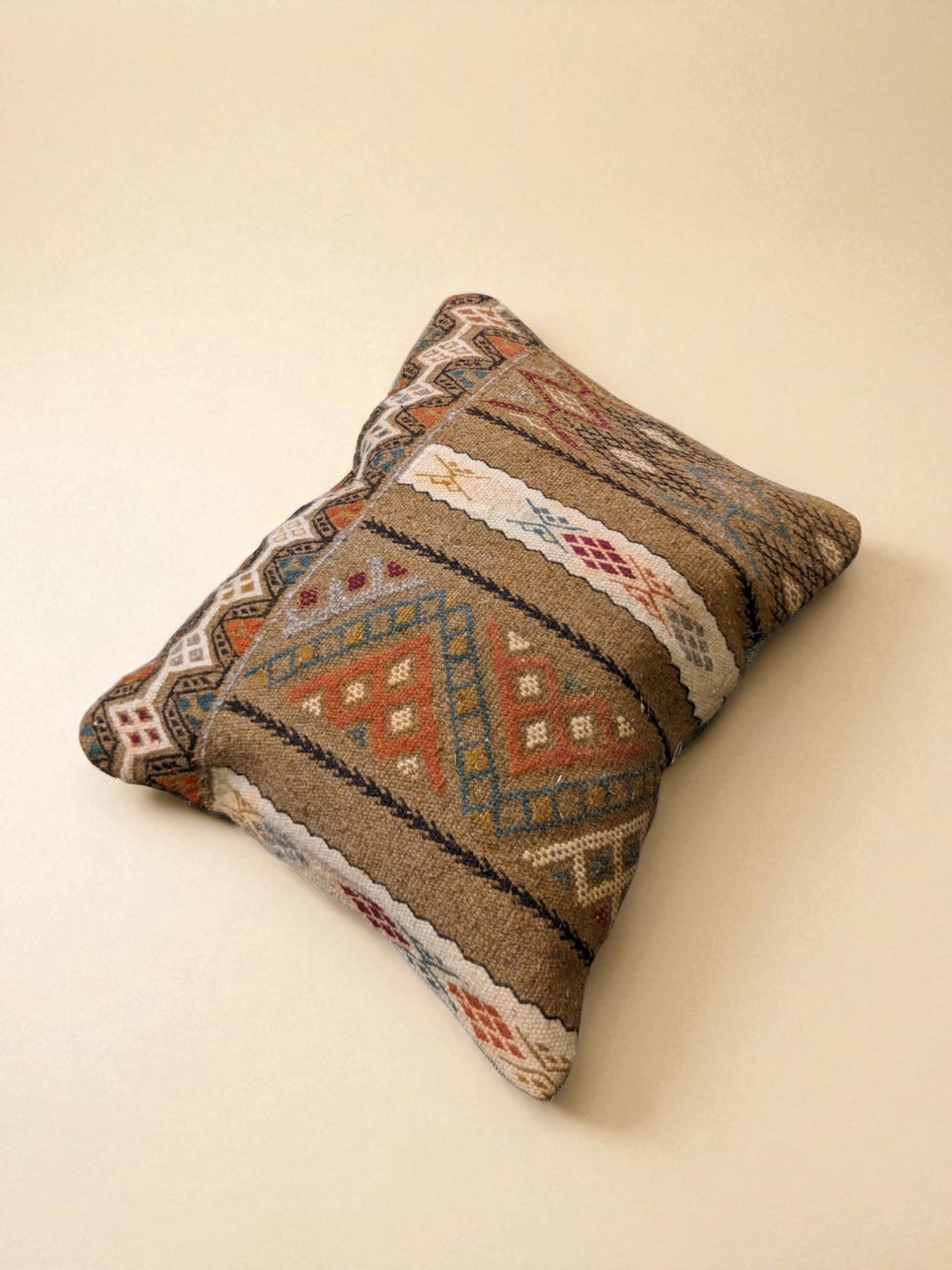 Turkish Kilim Vintage Cushion Cover - 40 x 40 cm - Handmade