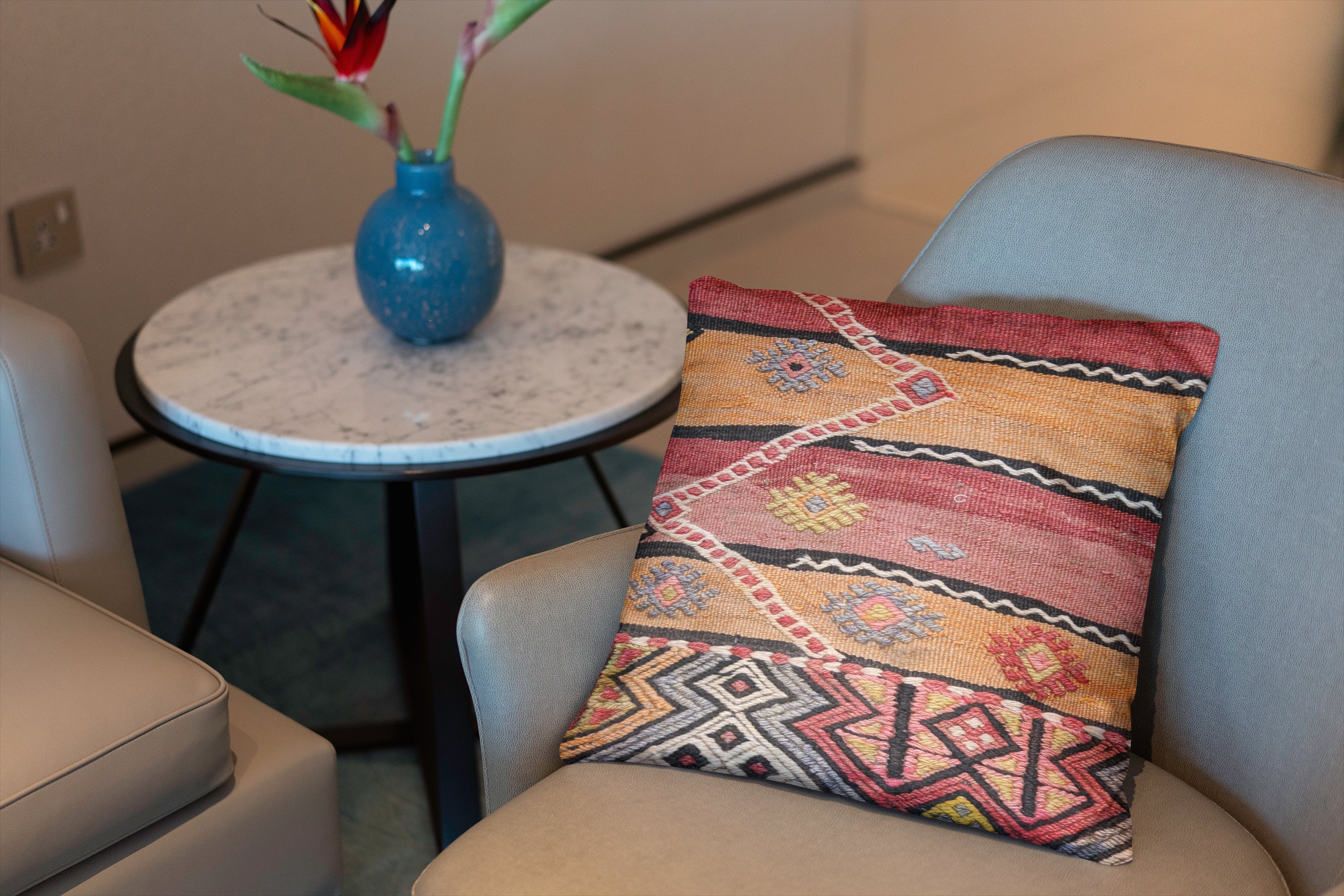 Turkish Kilim Vintage Cushion Cover - 40 x 40 cm - Handmade