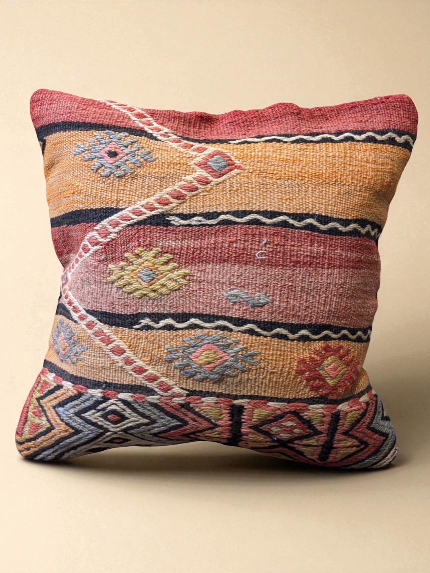 Turkish Kilim Vintage Cushion Cover - 40 x 40 cm - Handmade