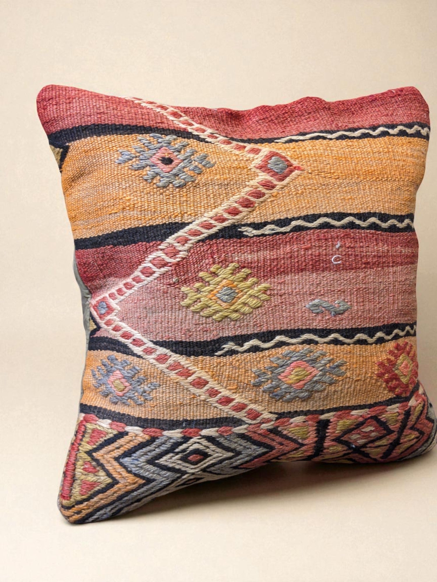 Turkish Kilim Vintage Cushion Cover - 40 x 40 cm - Handmade
