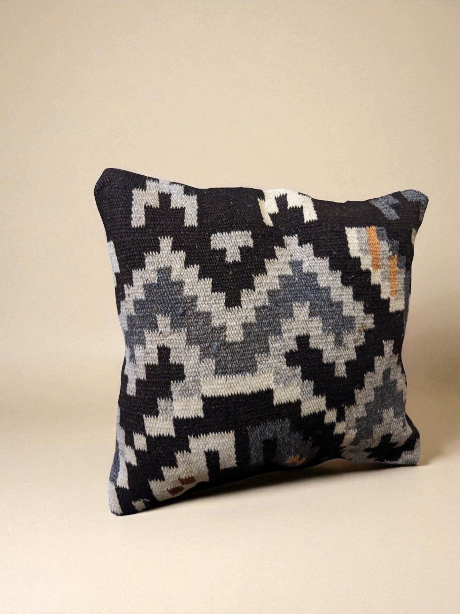 Turkish Kilim Vintage Cushion Cover - 40 x 40 cm - Handmade