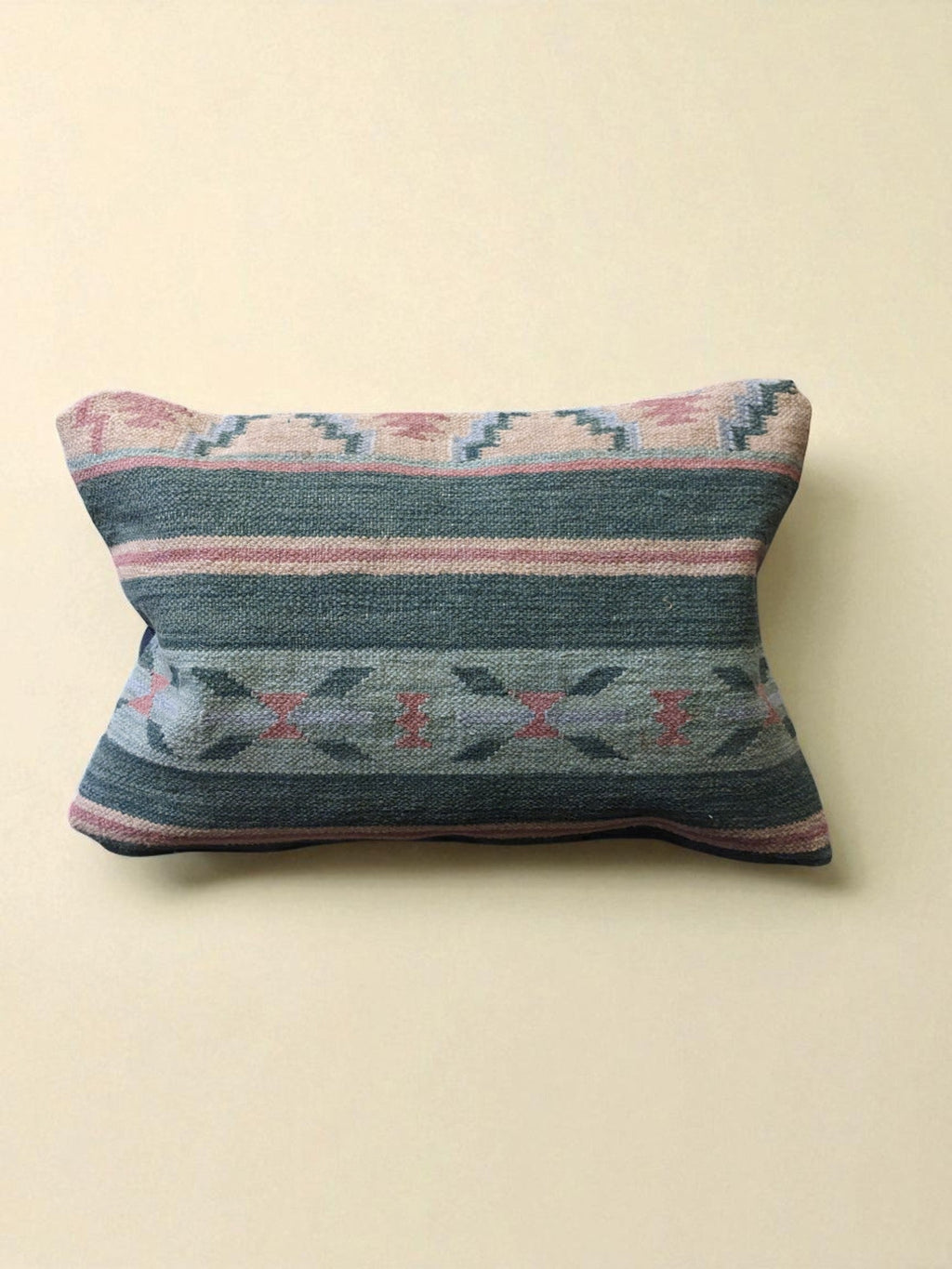 Turkish Kilim Vintage Cushion Cover - 59 x 40 cm - Handmade
