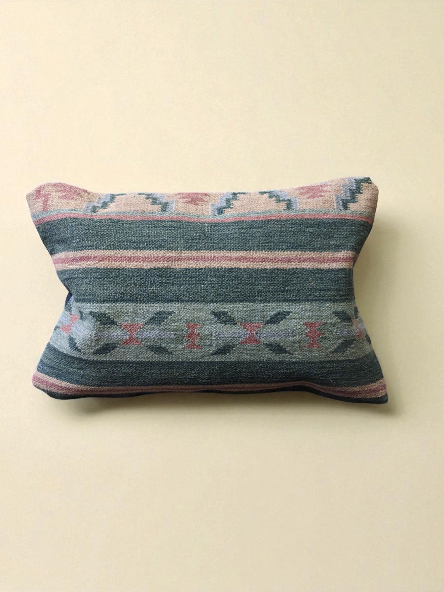 Turkish Kilim Vintage Cushion Cover - 59 x 40 cm - Handmade