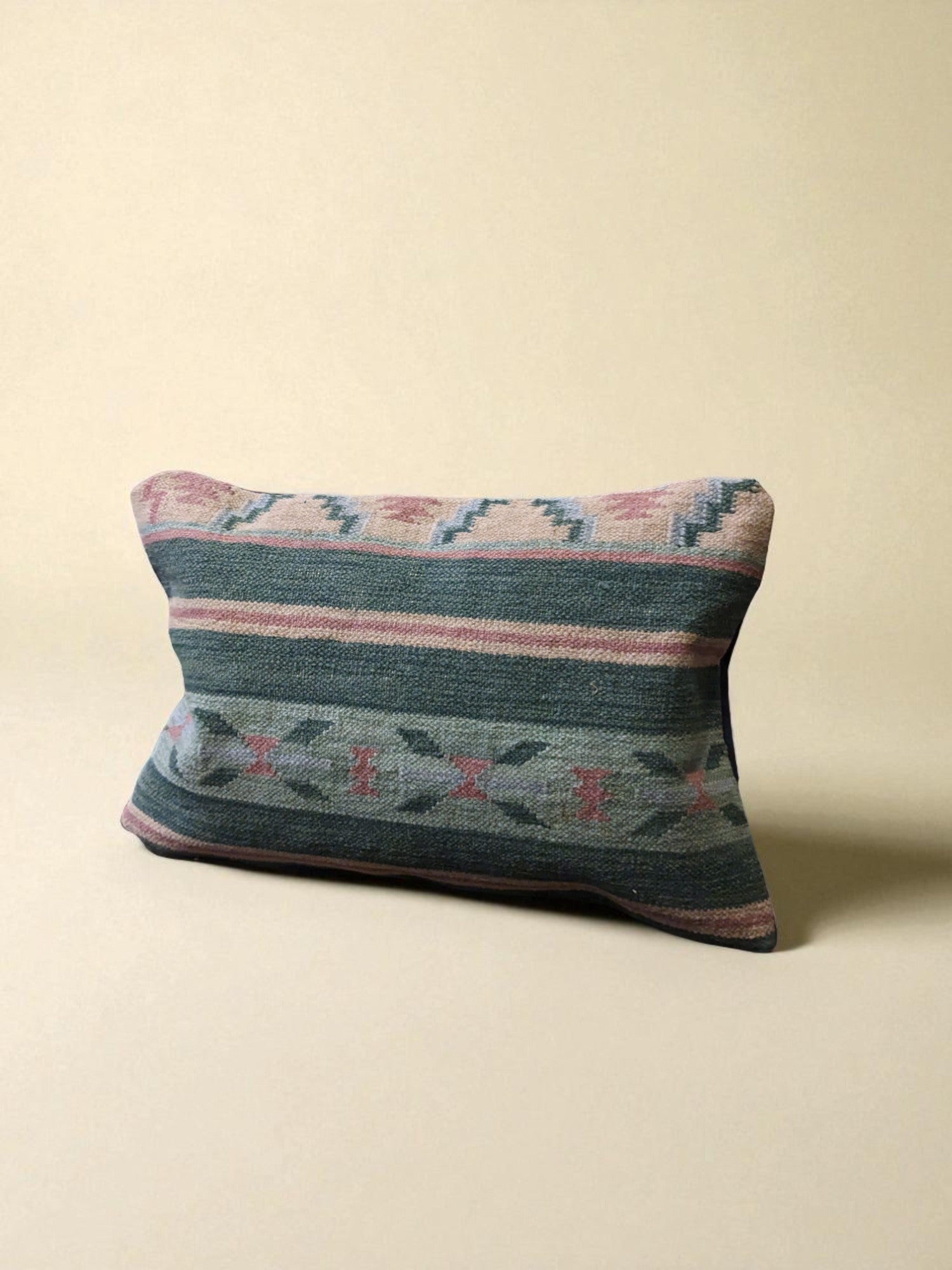 Turkish Kilim Vintage Cushion Cover - 59 x 40 cm - Handmade