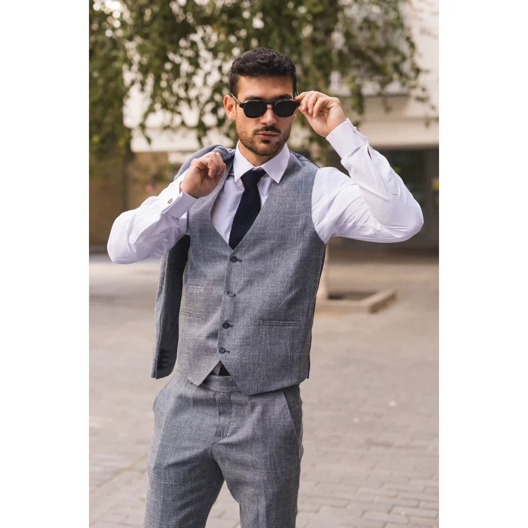 IM33 - Men's 3 Piece Blue Tailored Fit Suit