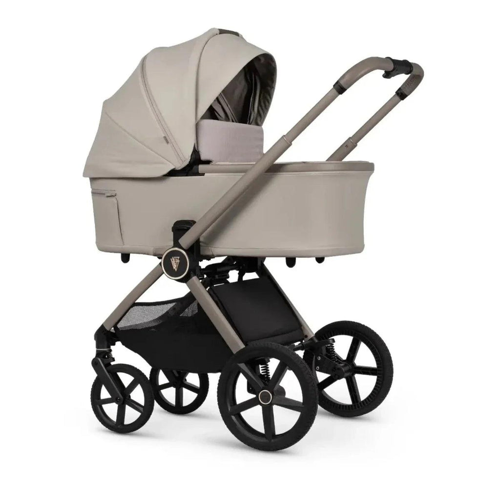 Pebble stroller carrycot with canopy and black wheel frame