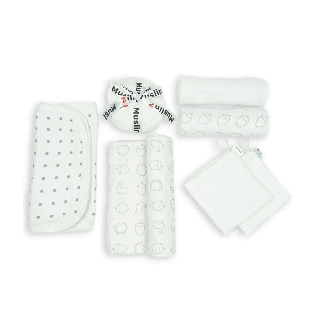 Muslin maternity bag set with zipped pouches and bundled muslin cloths