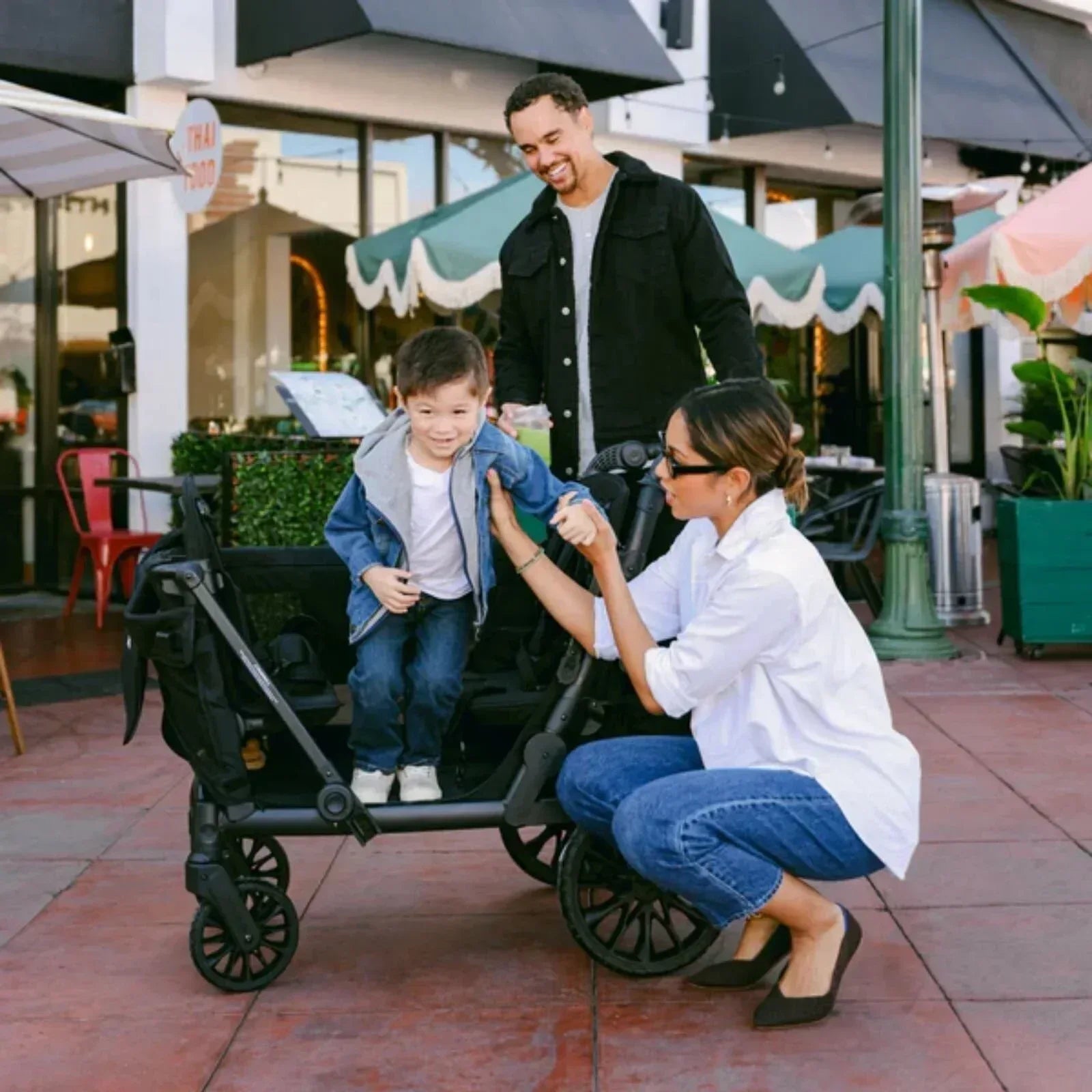 Wonderfold L4 Quad Stroller Wagon - Black - Bobobiy