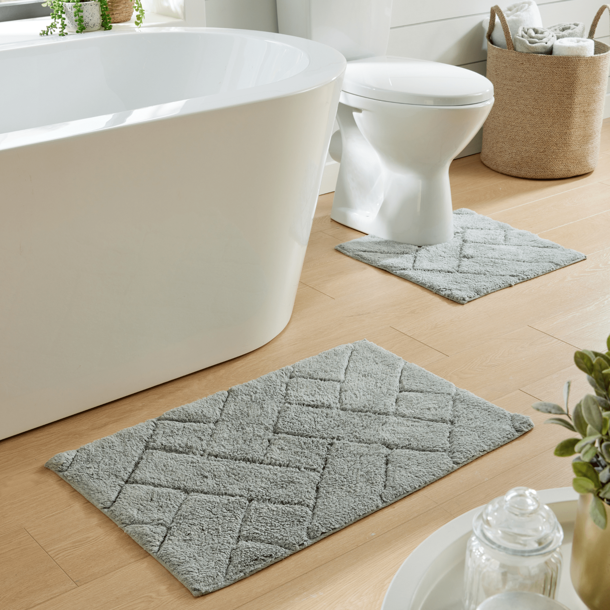 Bali Bath Mat & Pedestal Set Luxurious Super Absorbent Extra-Soft Cotton Mats for Bathroom Comfort and Style in Multiple Colours