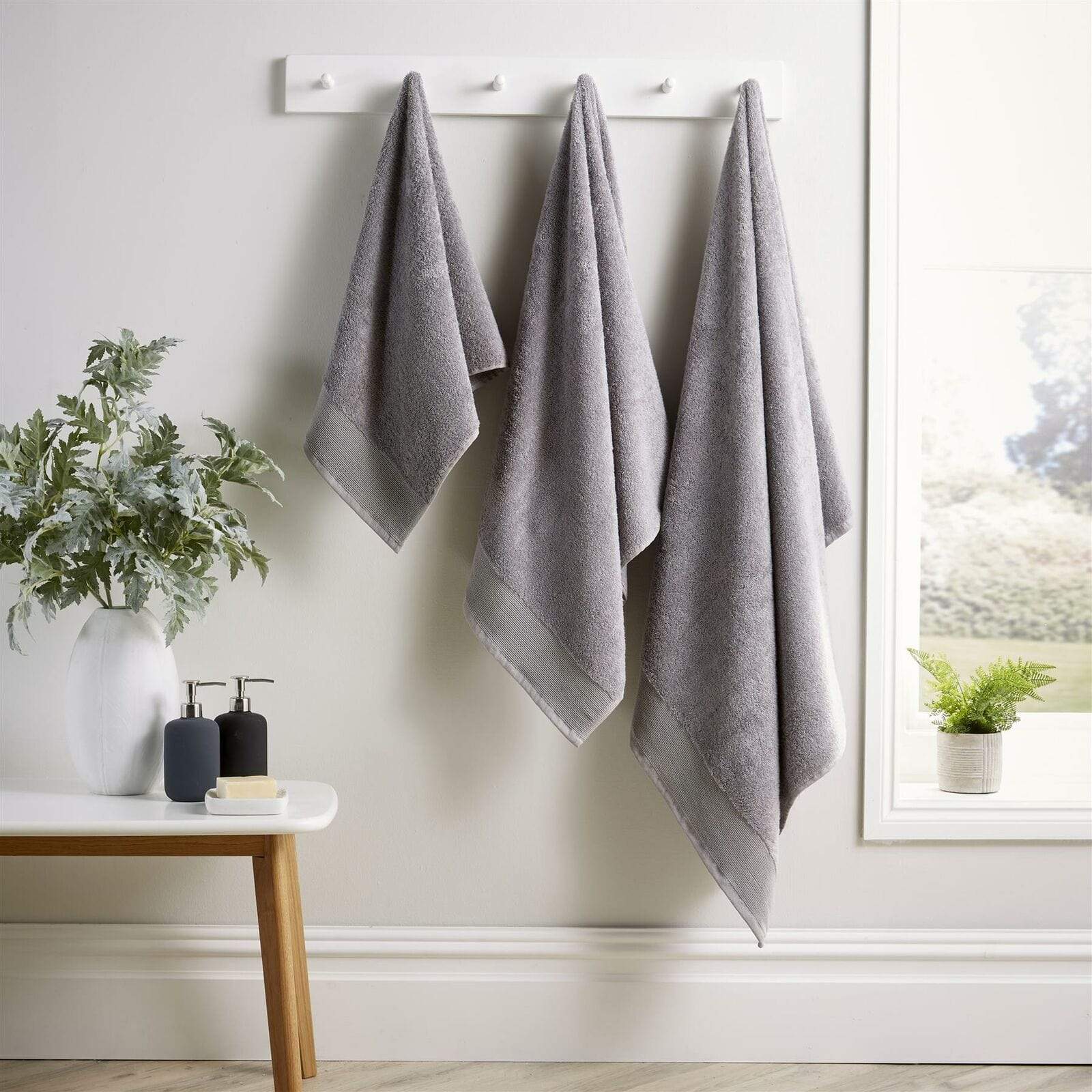 Bamboo Cotton Luxury 600GSM Eco-Friendly Bath Towels Highly Absorbent Durable and Soft Bathroom Essentials in Elegant Colours Designed in England