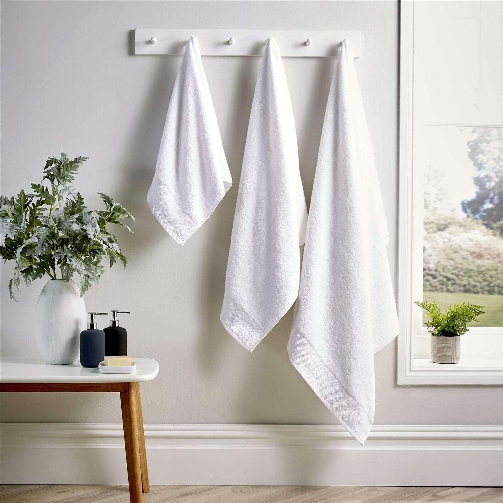 Bamboo Cotton Luxury 600GSM Eco-Friendly Bath Towels Highly Absorbent Durable and Soft Bathroom Essentials in Elegant Colours Designed in England