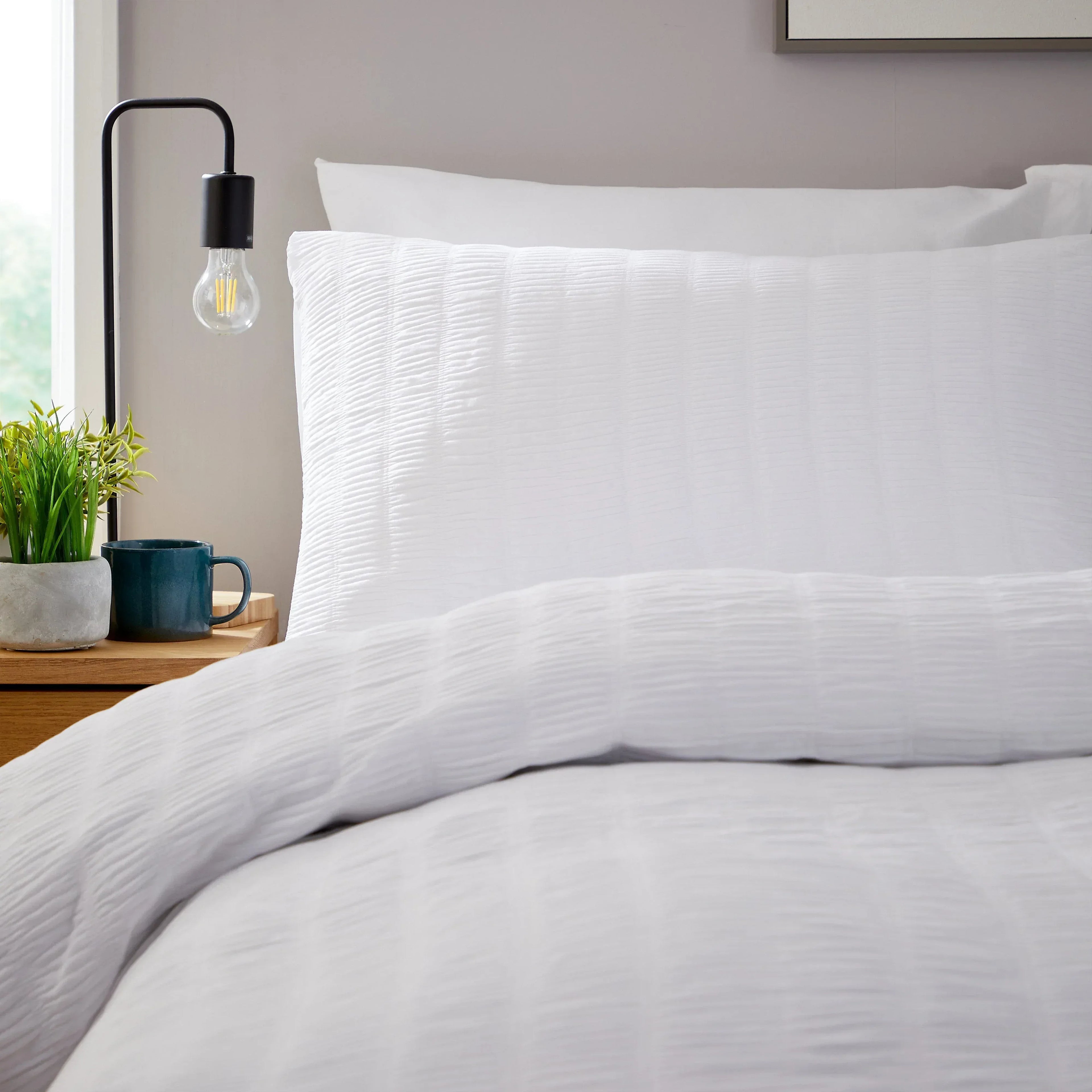 belgravia-white-cotton-rich-duvet-cover-set-with-pillowcases-soft-easy-care-modern-quilt-bedding-bed-linen-set-by-olivia-rocco-duvet-cover-1175689730 - Bobobiy