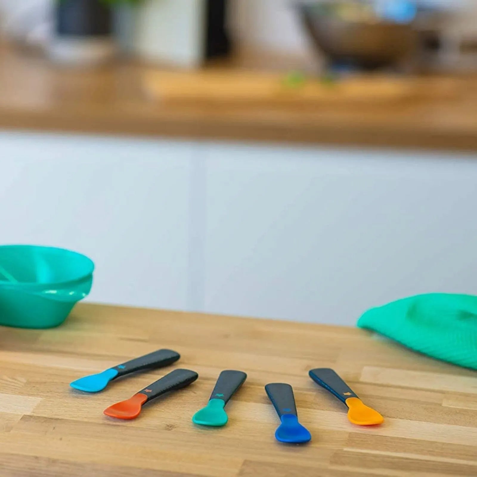 Tommee Tippee Design Feeding Spoons Pack of 5