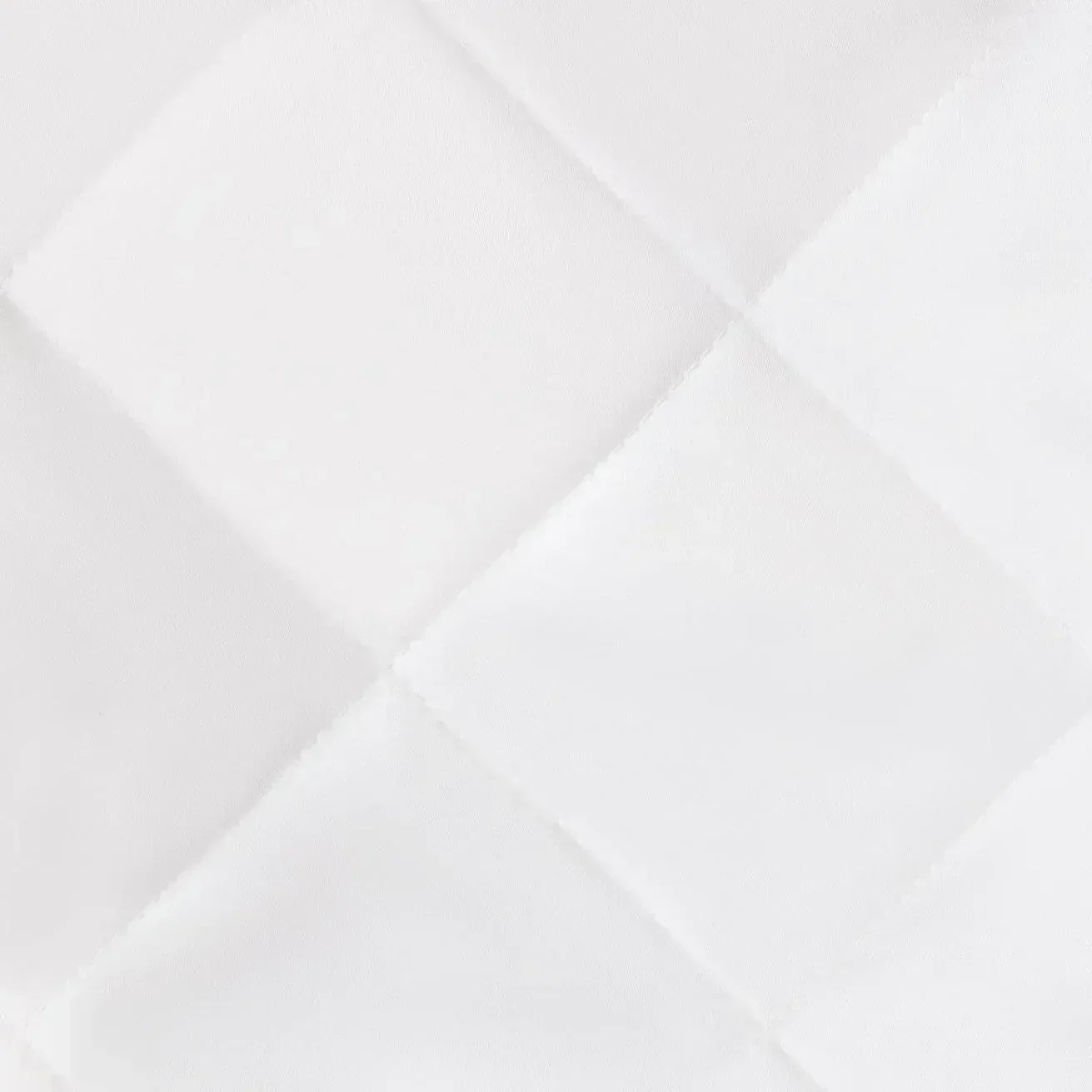 ethical-bedding-silk-bed-sheets-pillowcases-15_e091eaae-64a0-422e-b857-ec4e5271fa18 - Bobobiy