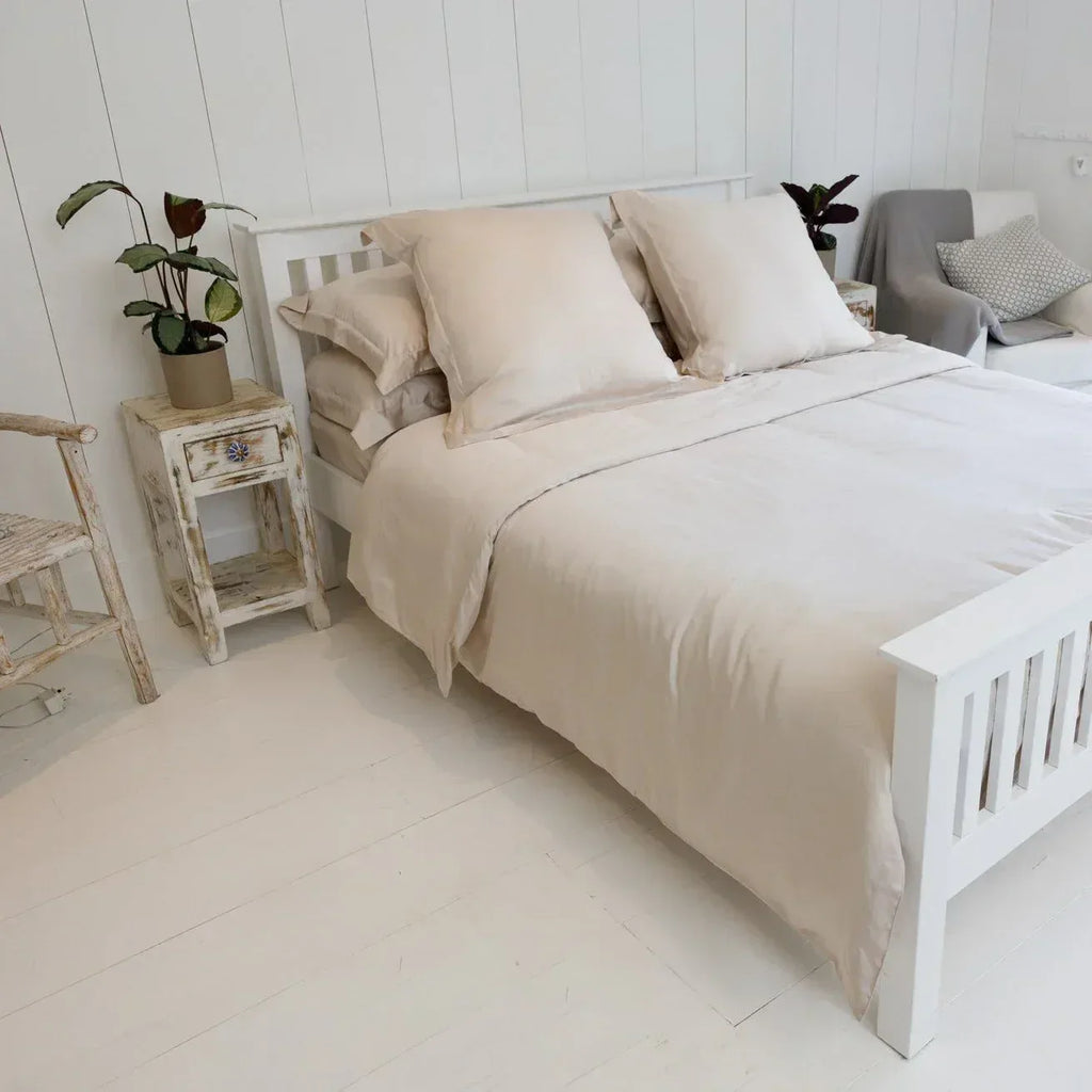 ethical-bedding-silk-bed-sheets-pillowcases-163_ee7bad37-b6fa-4c6b-b0ea-11c96c2dca1b - Bobobiy