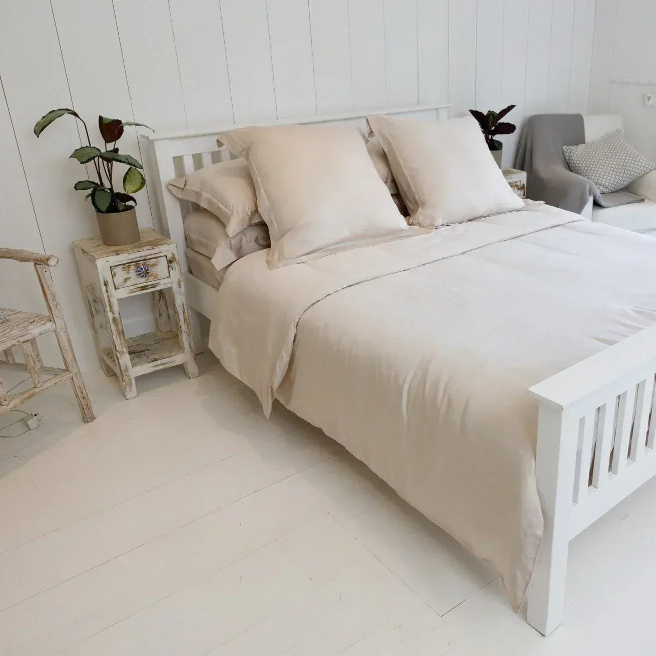 ethical-bedding-silk-bed-sheets-pillowcases-163_ee7bad37-b6fa-4c6b-b0ea-11c96c2dca1b - Bobobiy