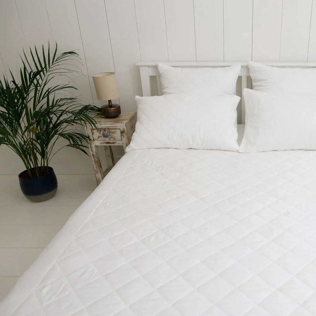 ethical-bedding-silk-bed-sheets-pillowcases-468_a8156498-473b-48b4-9802-12737038ff41 - Bobobiy