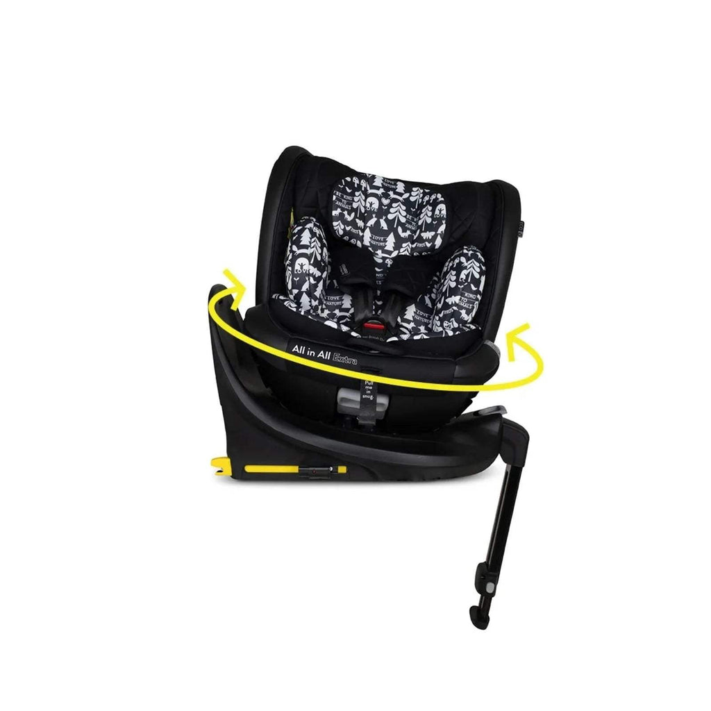 Cosatto i-Size 360 car seat front view, black seat with patterned headrest and harness