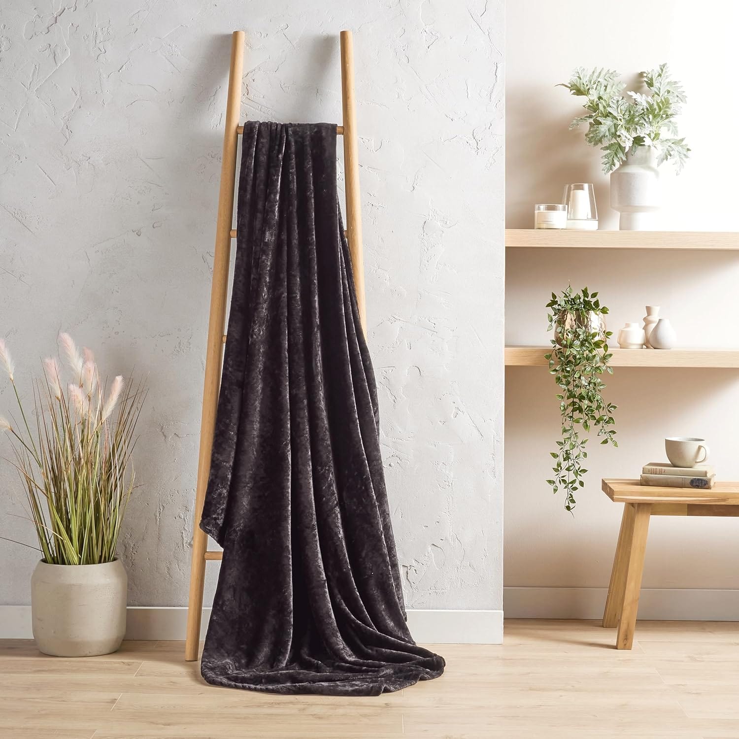 Flannel Ultra Soft Fleece Throw Blanket Super Warm Plush Lightweight All-Season Comfort for Bed Sofa Couch Chair Multiple Sizes and Colors