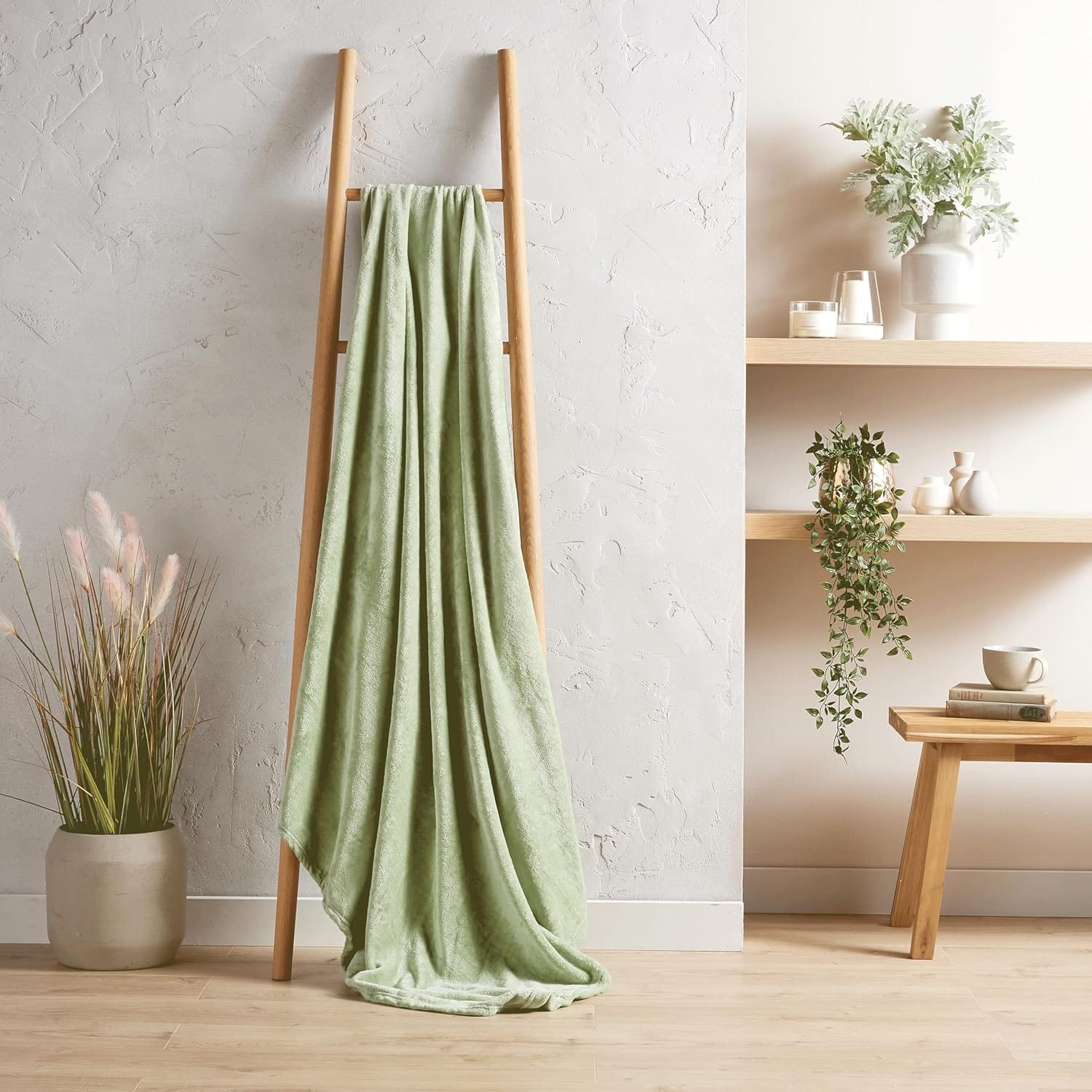 Flannel Ultra Soft Fleece Throw Blanket Super Warm Plush Lightweight All-Season Comfort for Bed Sofa Couch Chair Multiple Sizes and Colors