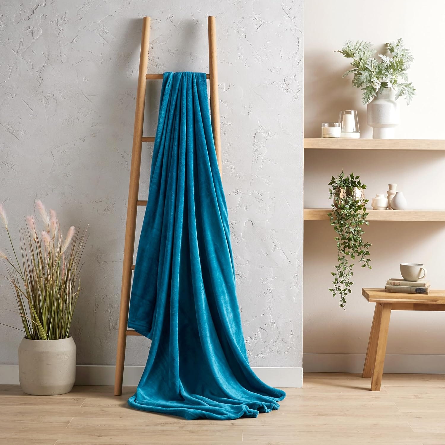 Flannel Ultra Soft Fleece Throw Blanket Super Warm Plush Lightweight All-Season Comfort for Bed Sofa Couch Chair Multiple Sizes and Colors